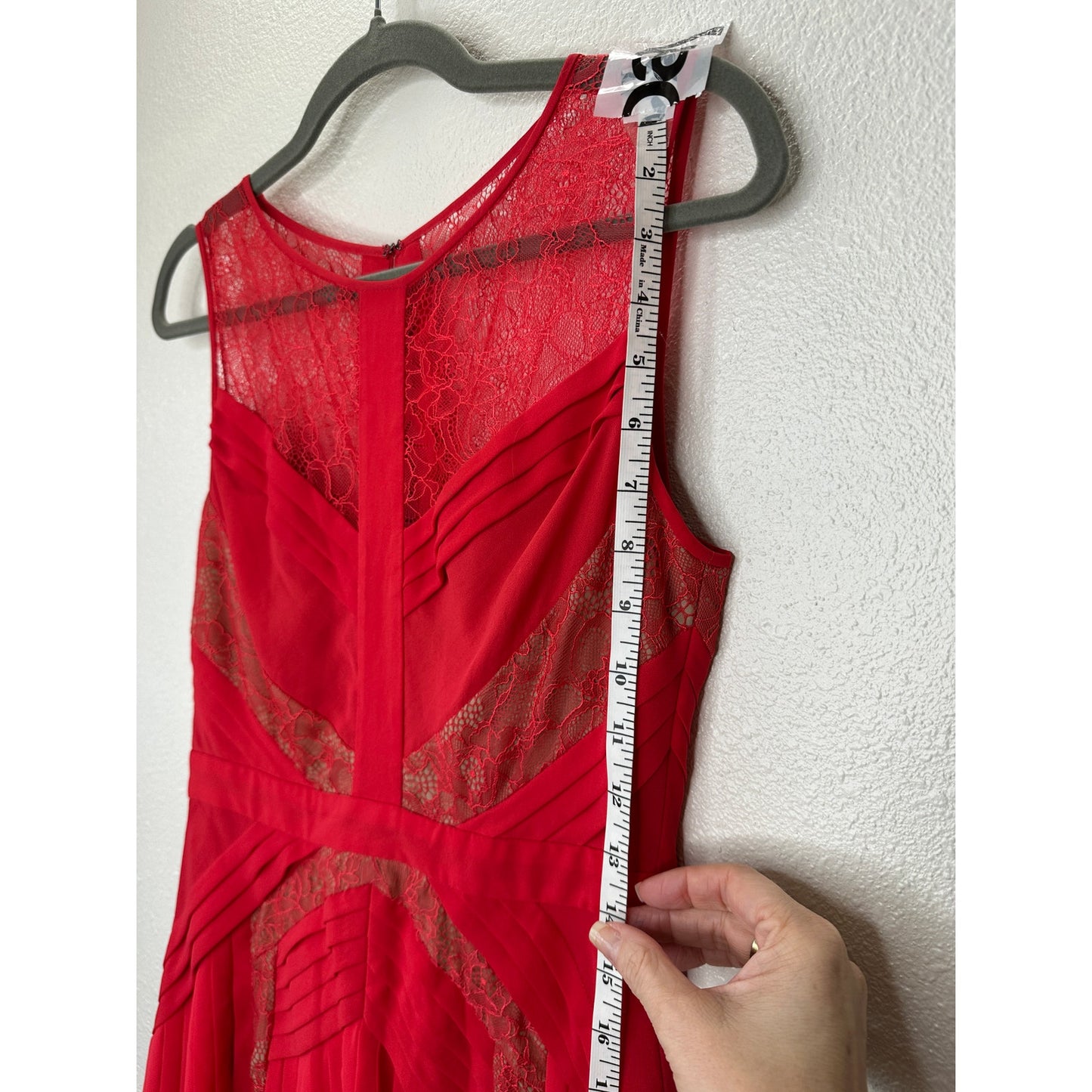 BCBGMAXAZRIA Raya Red Sleeveless Chevron Pleated Lace Dress 6