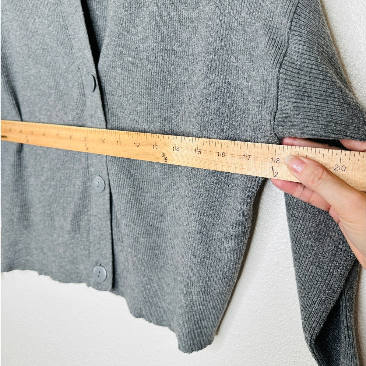 Zara Heather Gray Micro Rib V-Neck Front Button Long Sleeve Crop Cardigan Sweater S