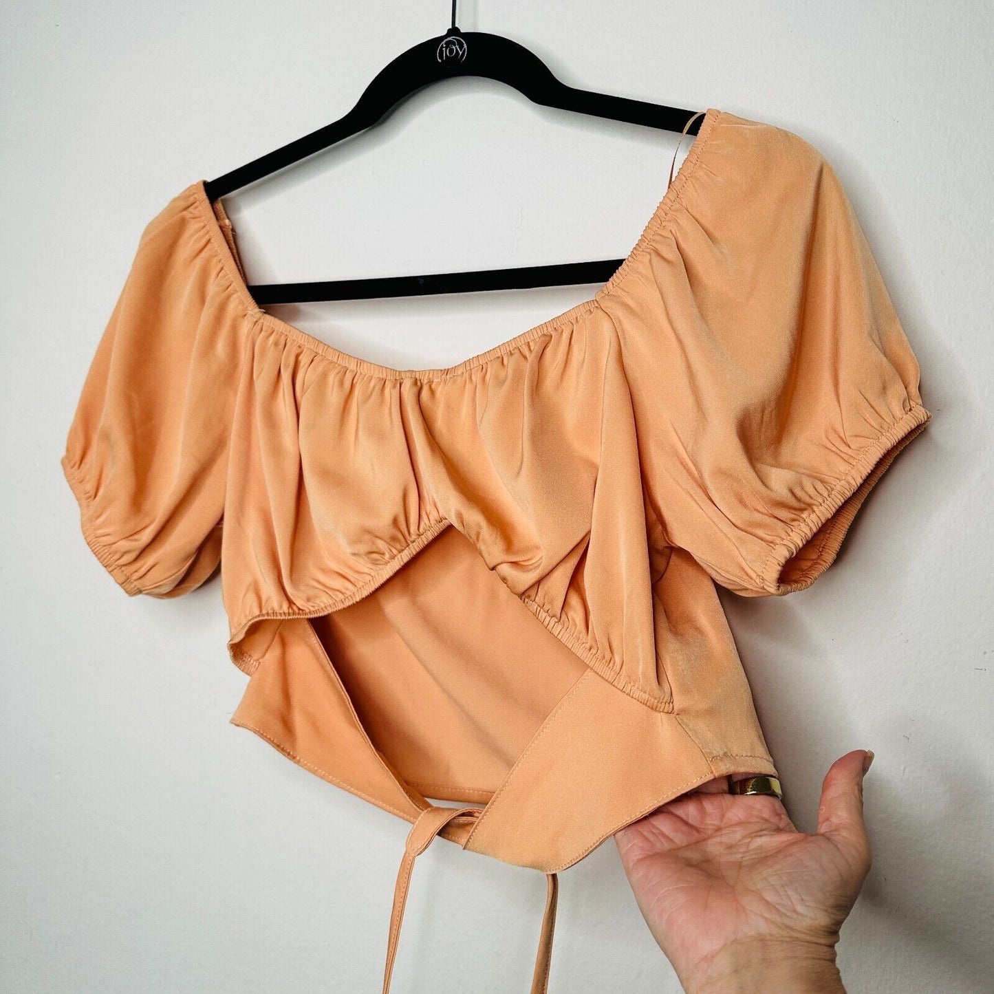Le Lis Peach Puffed Short Sleeve Front Tie Elastic Neck Sleeve Crop Top L