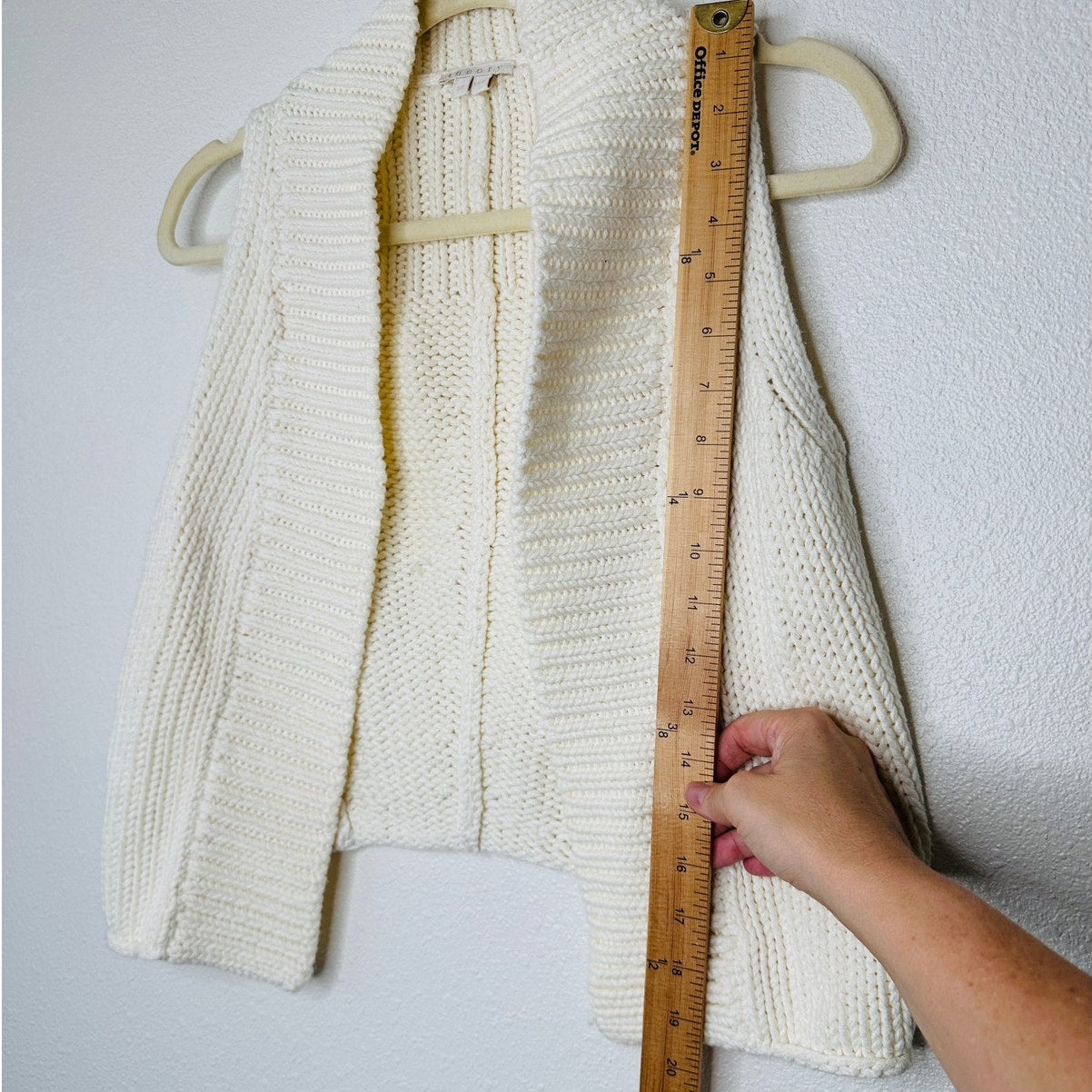 Theory Ivory Cream Chunky Knit Cropped Sweater Vest Small