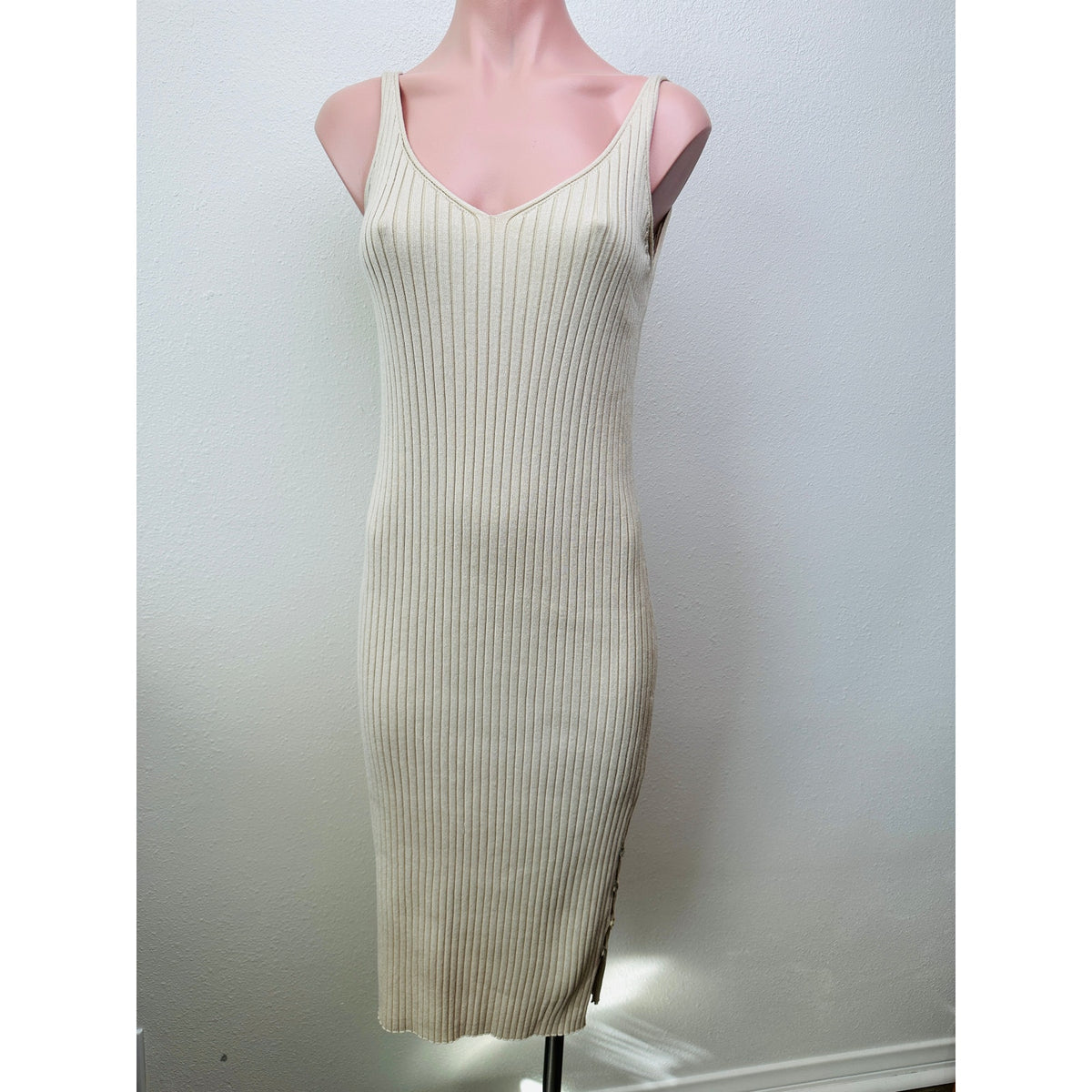 Aqua Tan Ribbed VNeck Sleeveless Side Button Midi Dress L