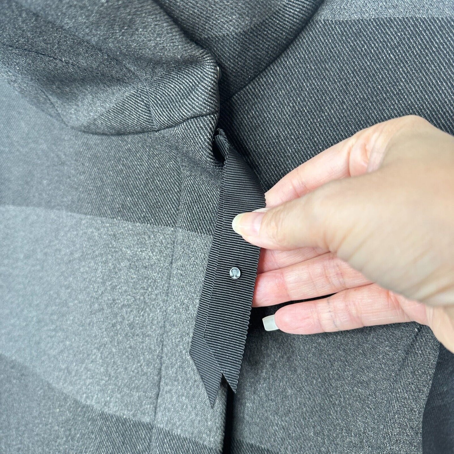 Lululemon Sweet Life Soot Black & Gray Stripe Biker Jacket Water Repel 4