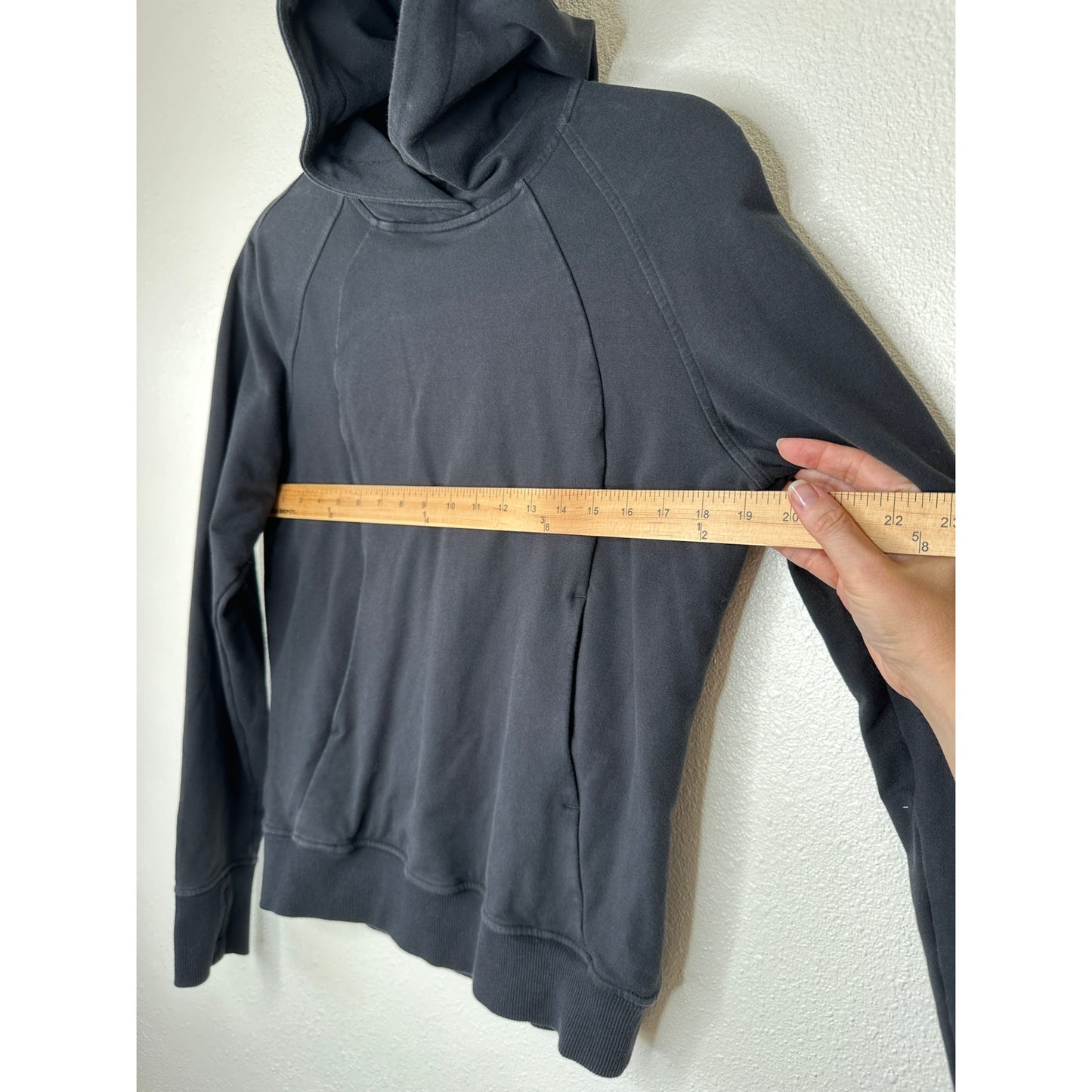 Lululemon Washed Black Long Sleeve Pullover Front Pocket Hoodie Sweater 4
