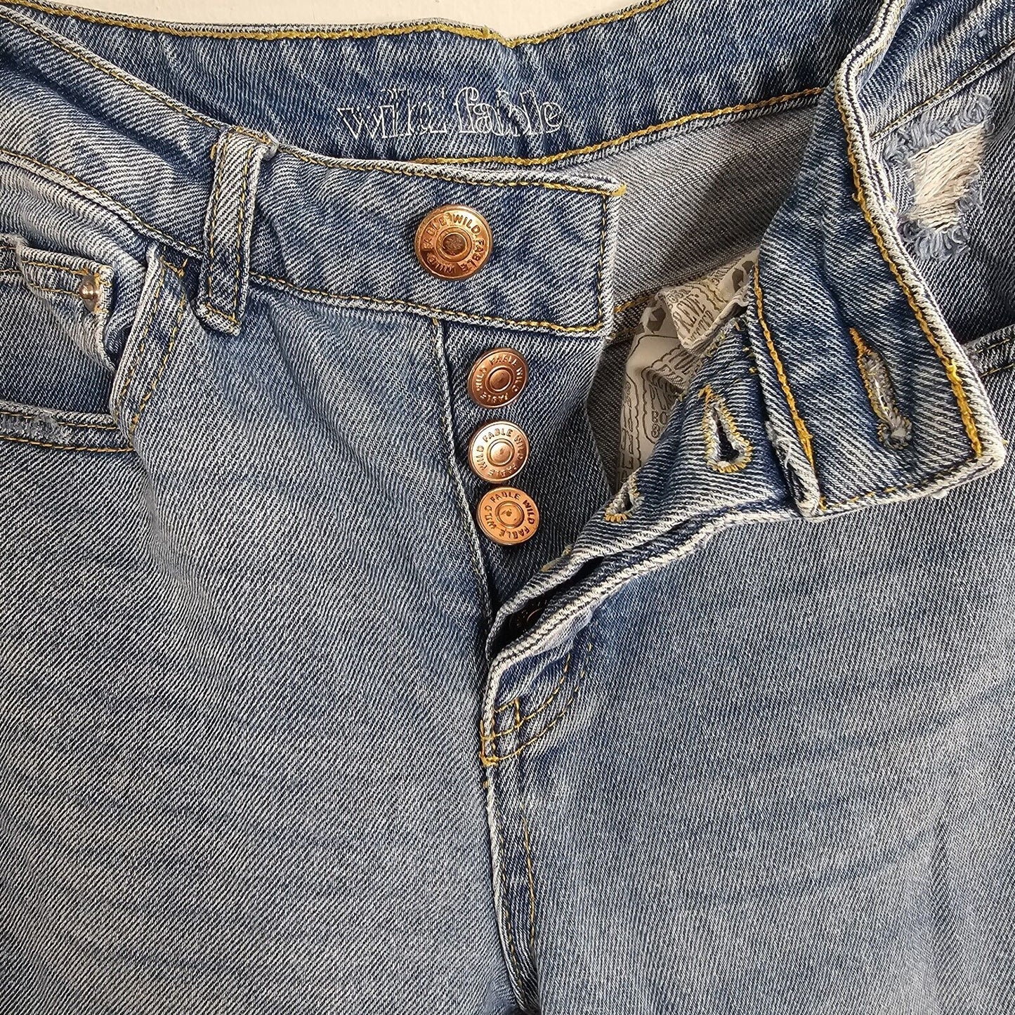 Wild Fable Medium Blue Wash Distressed Knee Slim-Fit Button Front Fly Jeans 0