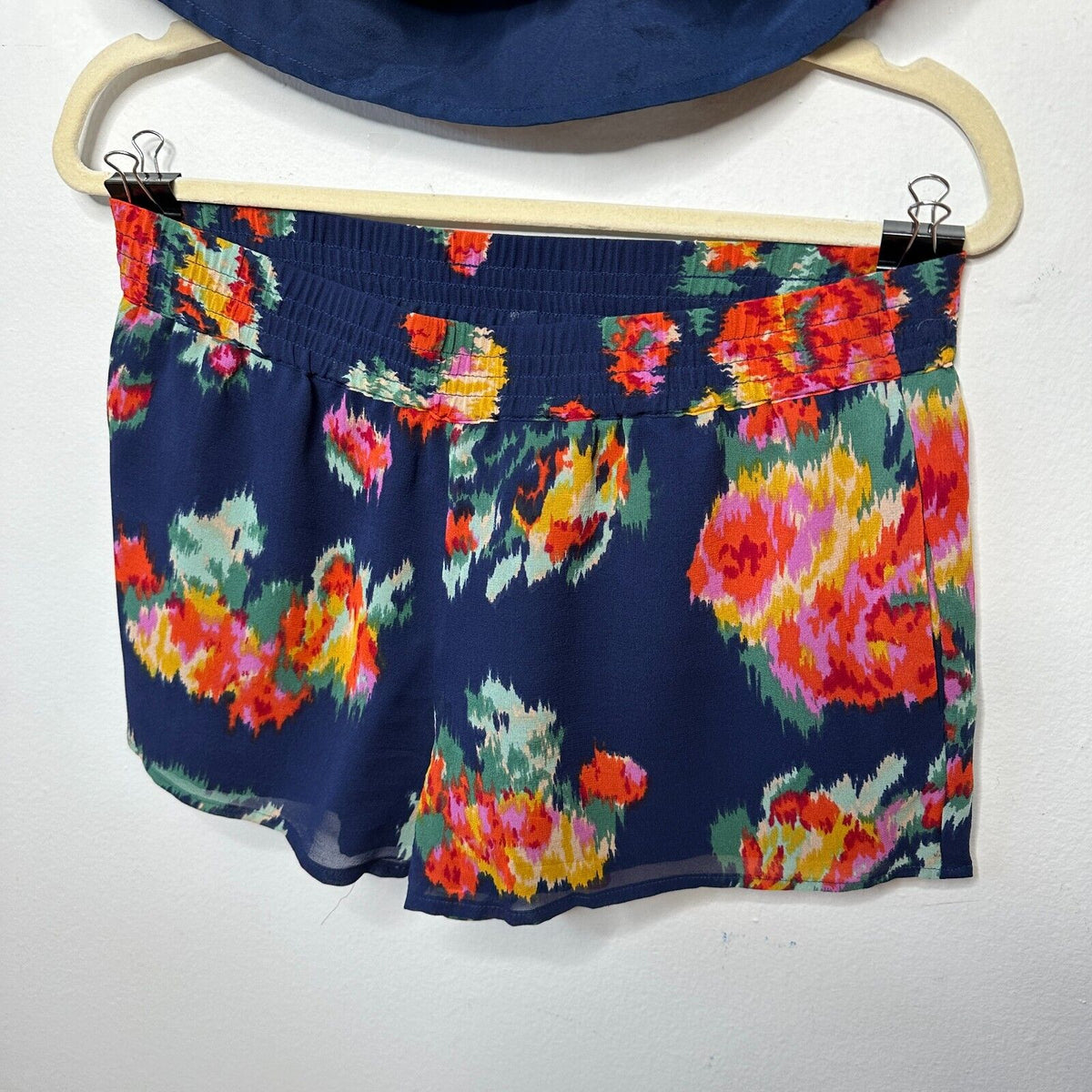 Joie Navy Anatase 2pc SET Floral Print Silk Top ( S ) Lanina Floral Short ( M )