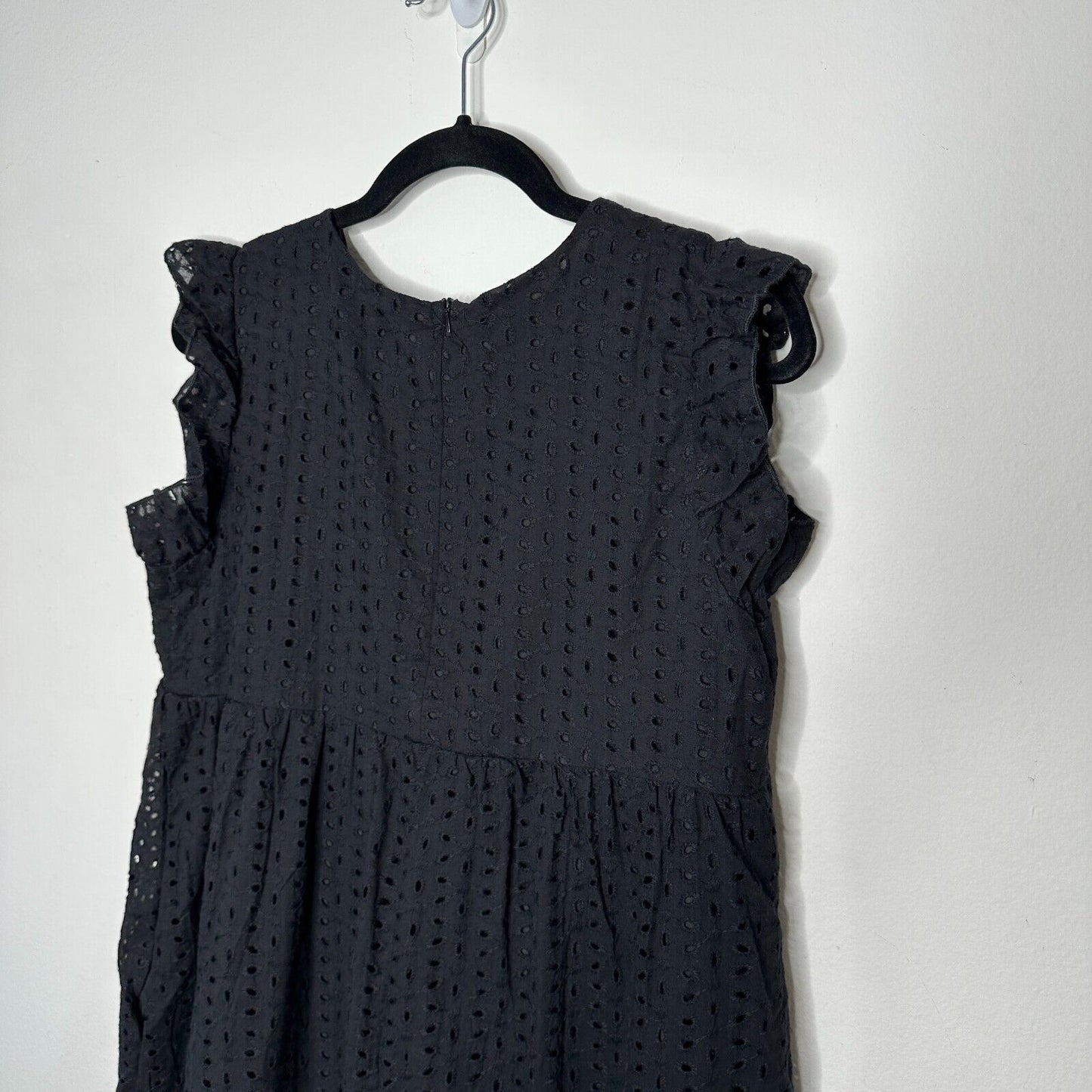 Black Eyelet Lace Ruffle Deep VNeck Zip Sleeveless Romper Mini Empire Waist Med