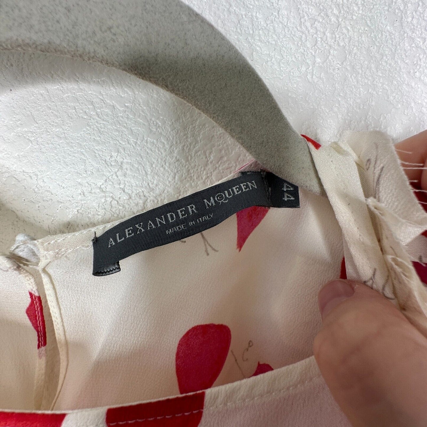 Alexander McQueen Cream Red Sleeveless Asymmetric Pleated Ruffle Blouse 44 / 12