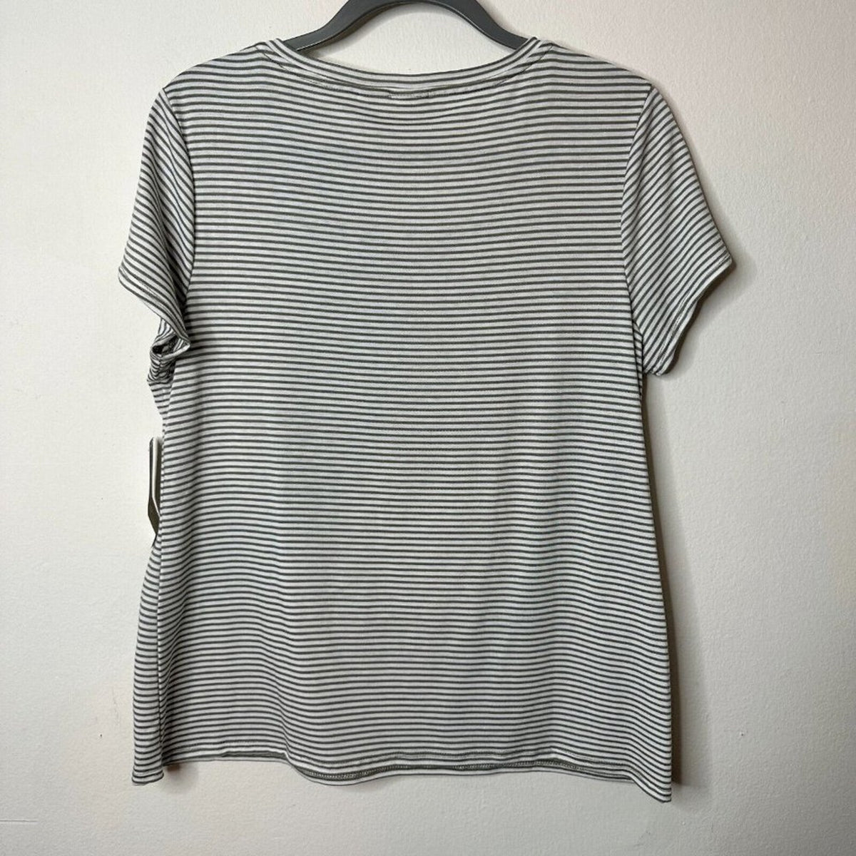 NWT Chico's Zenergy Wild At Heart Olive White Stripe V-Neck Tee  1