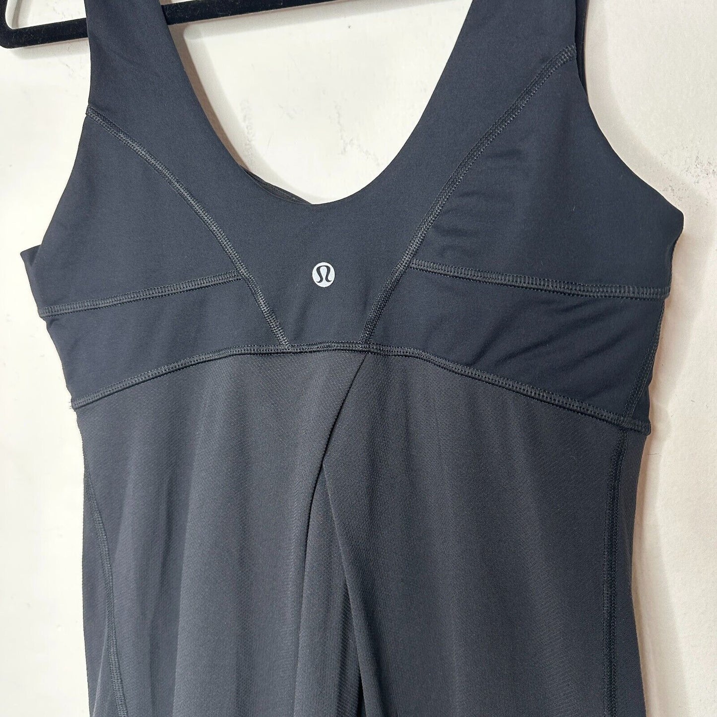 Lululemon Black Run Tame Me Tank Top Yoga Luxtreme Cinch Bottom Fitted Size 6