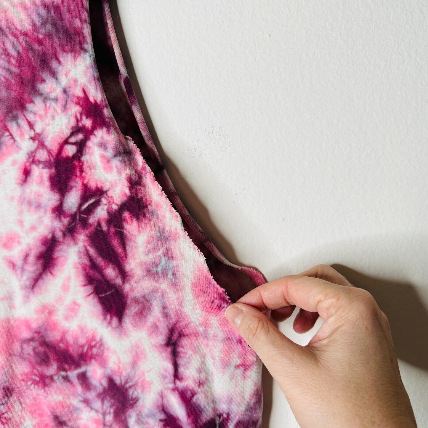 Sleeveless Cropped Hand Cut Out Plum & Pink Cream Tie Dye Crew Neck Top S