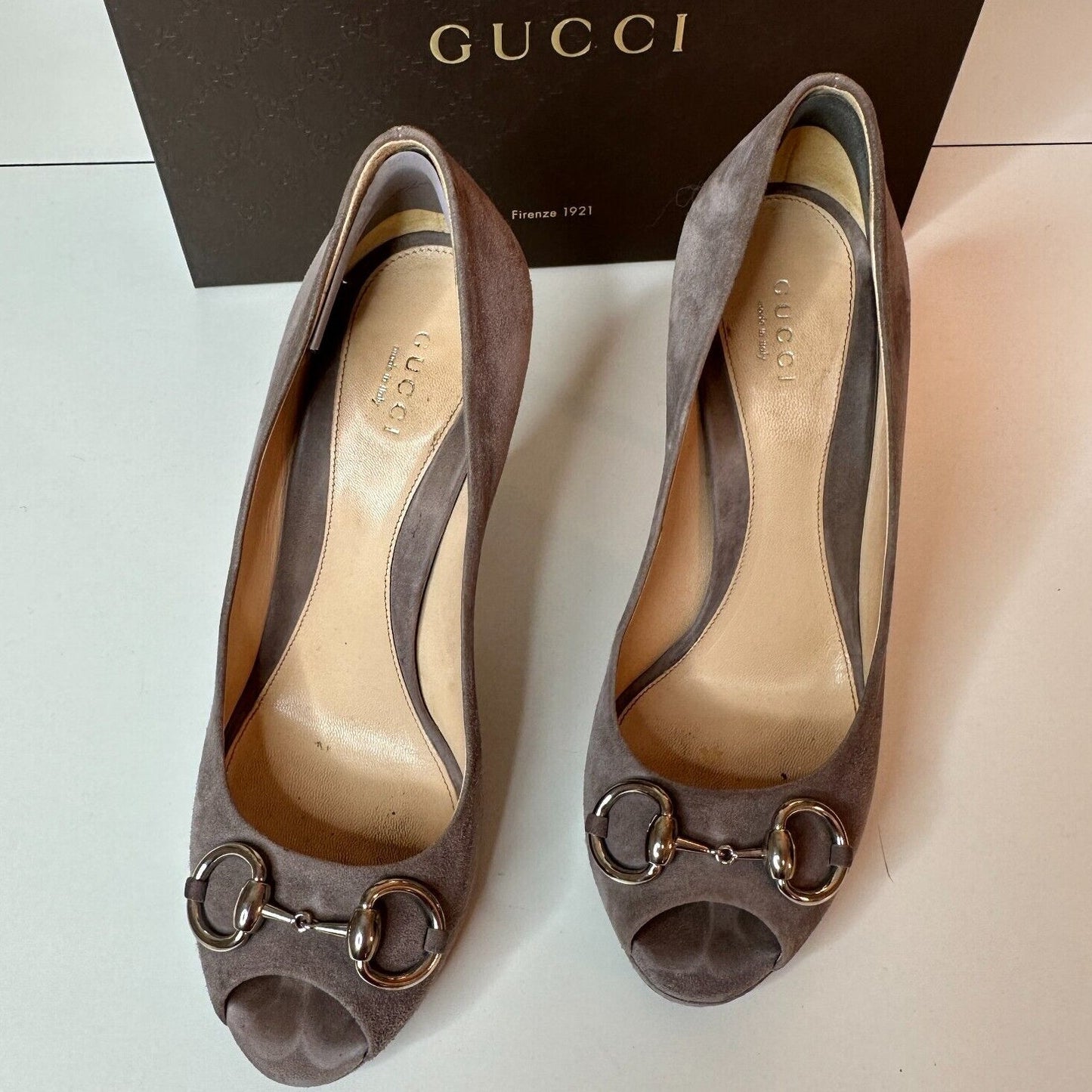 Gucci Kid Scamosciato New Mauve Gray Suede Horsebit Open Toe Stiletto Heel 38