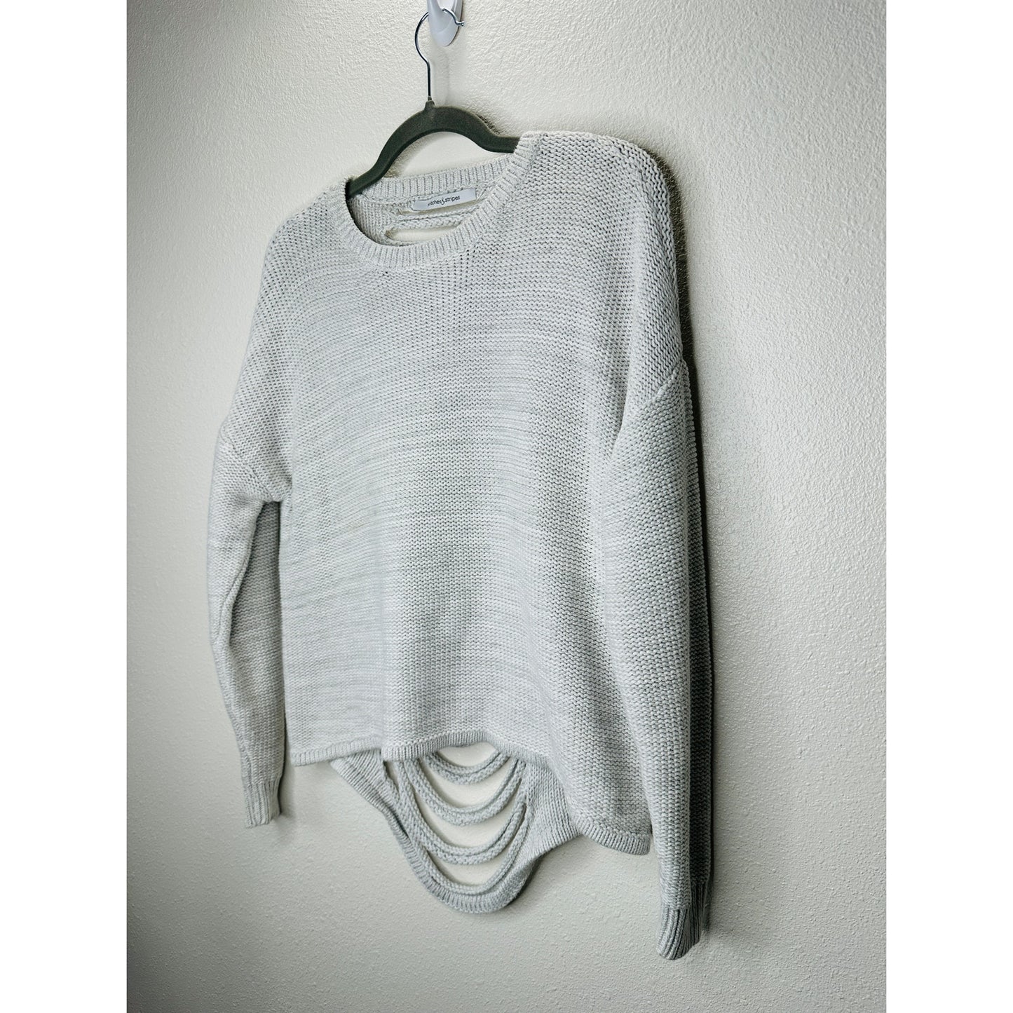 Stitches & Stripes Light Gray Crew Neck Distressed Back Sweater XL