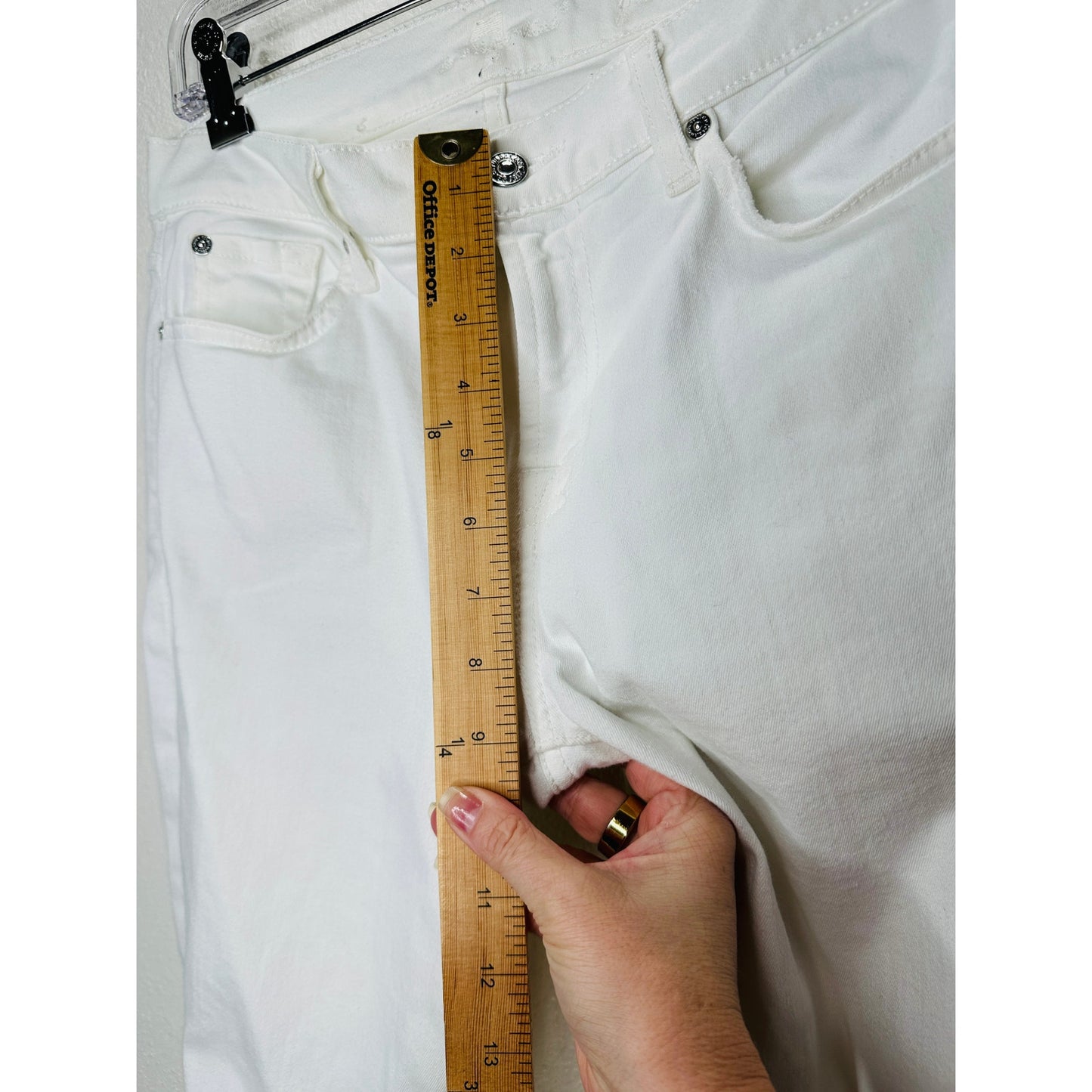 7 For All Mankind White Distressed Raw Hem Gwenevere Jeans 30