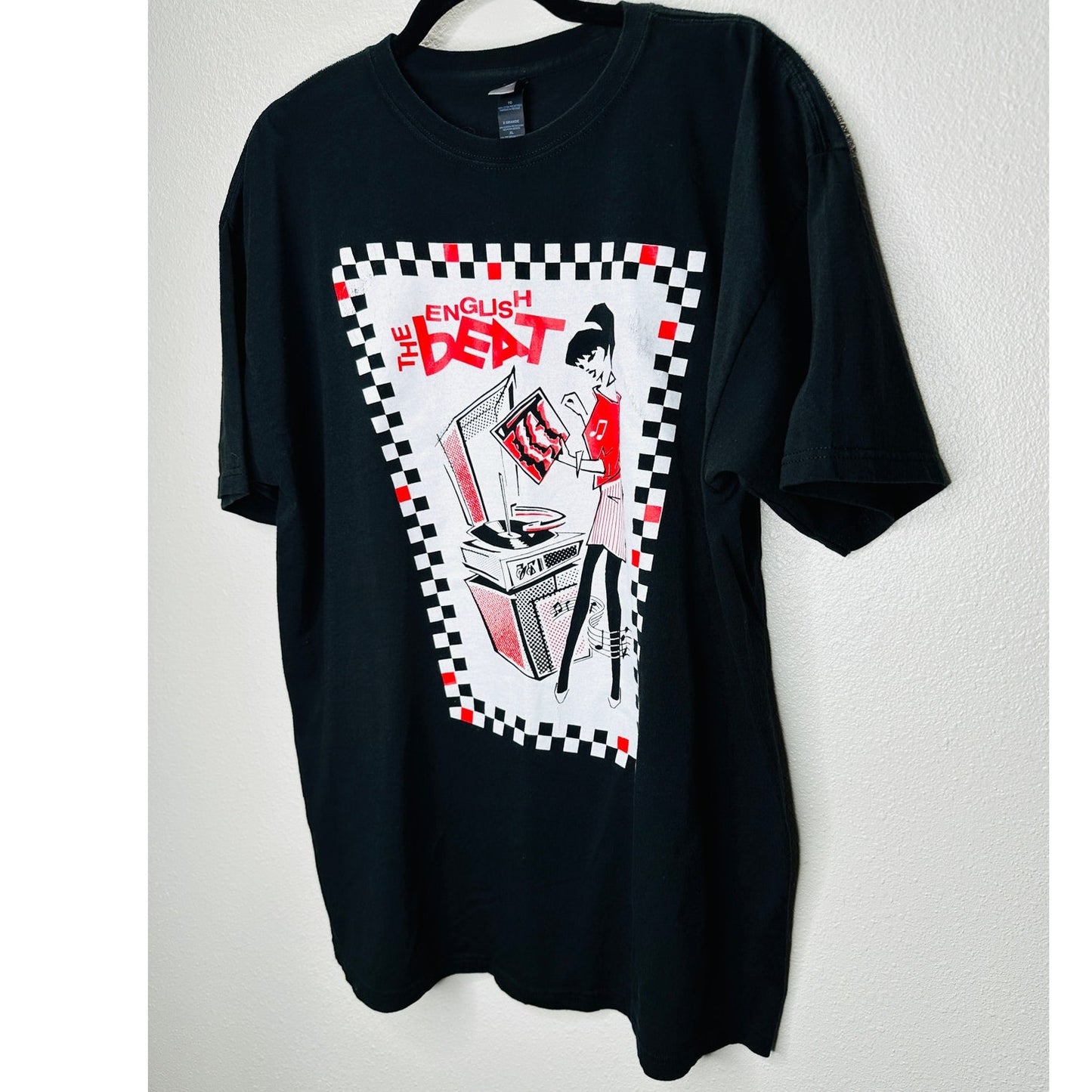 The English Beat Black Short Sleeve Black White Red Graphic Tee XL