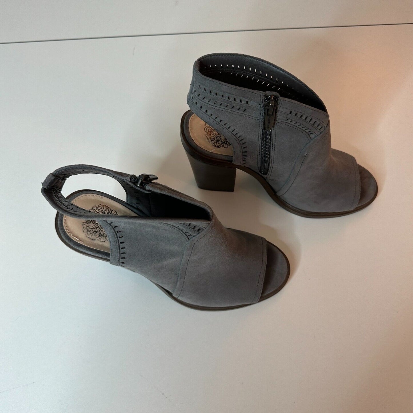 Vince Camutto Gray Koral Laser Cut Suede Open Toe Block Heel Booties Zip size 7