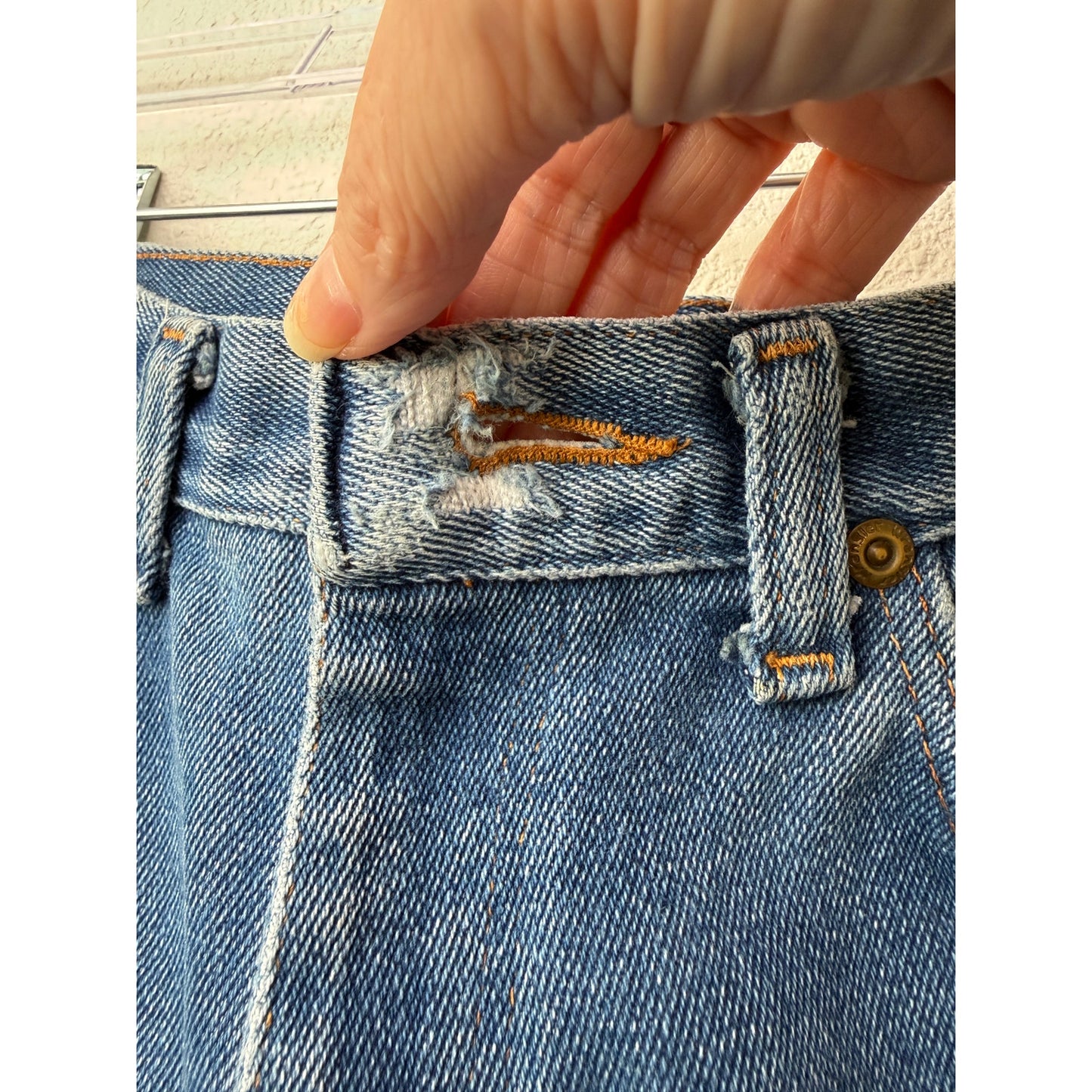 Wrangler Blue High Rise Raw Hem Jeans Women's 26