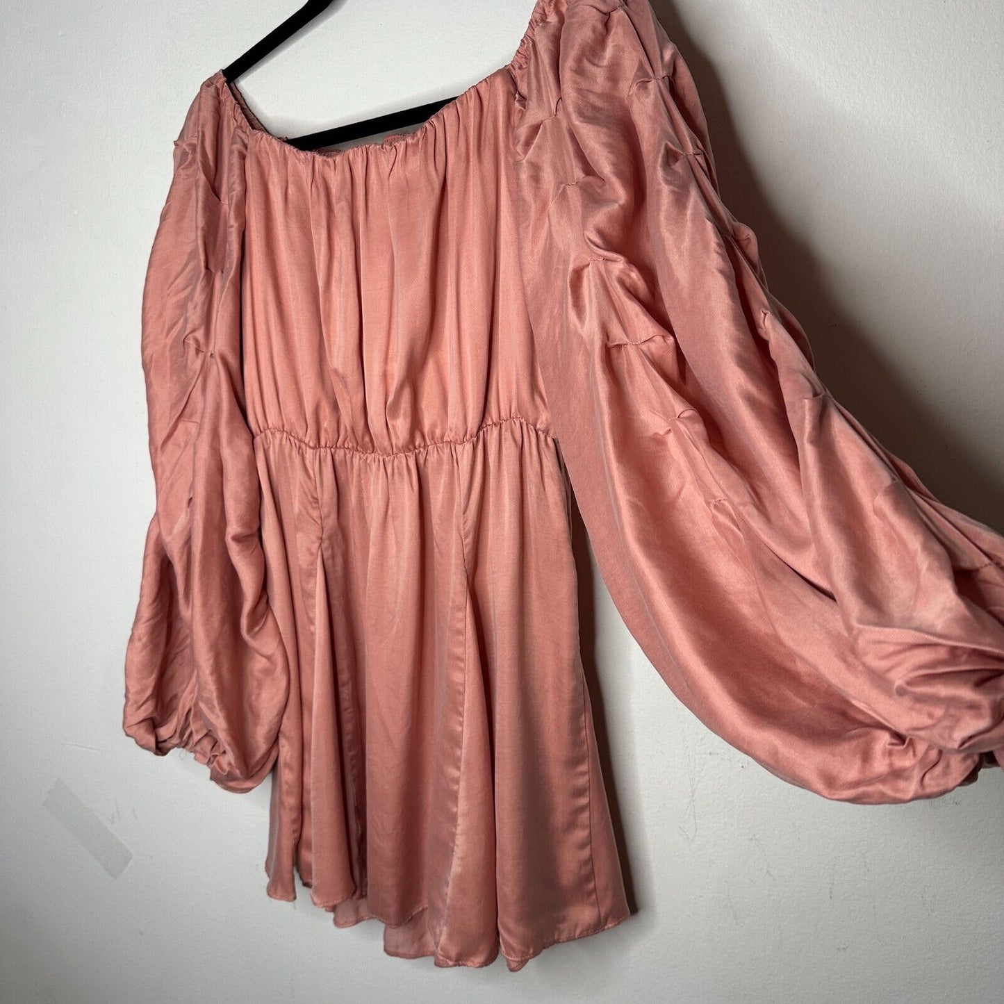 Revolve Lovers + Friends Pink Windblown Off Shoulder Balloon Sleeve Mini Med