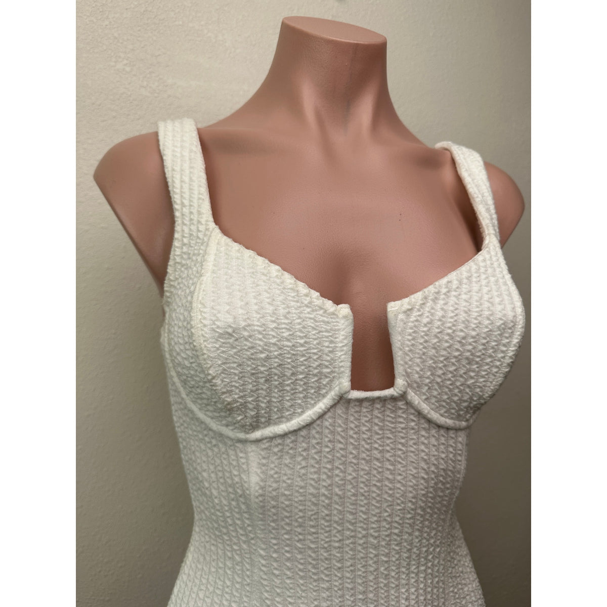 ASTR The Label Off White Textured Seersucker Bodysuit XS