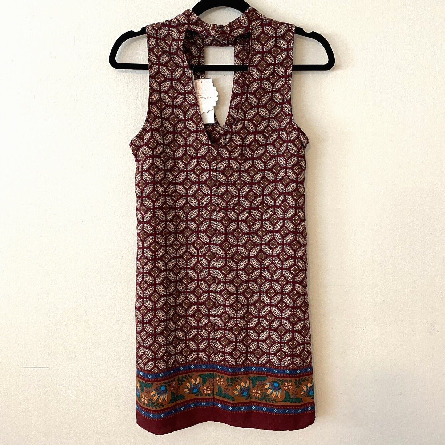 NWT Soprano Wine Paisley Print Multi Floral V-Neck Key Hole Sleeveless Dress XS