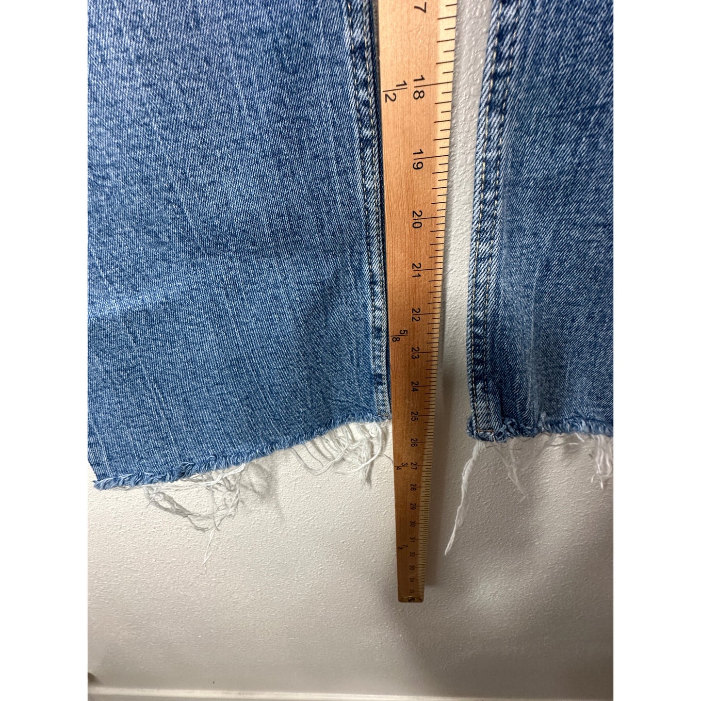 Zara Medium Light Wash Whiskered Raw Hem Mini Flare Leg Midrise Crop Jean 10