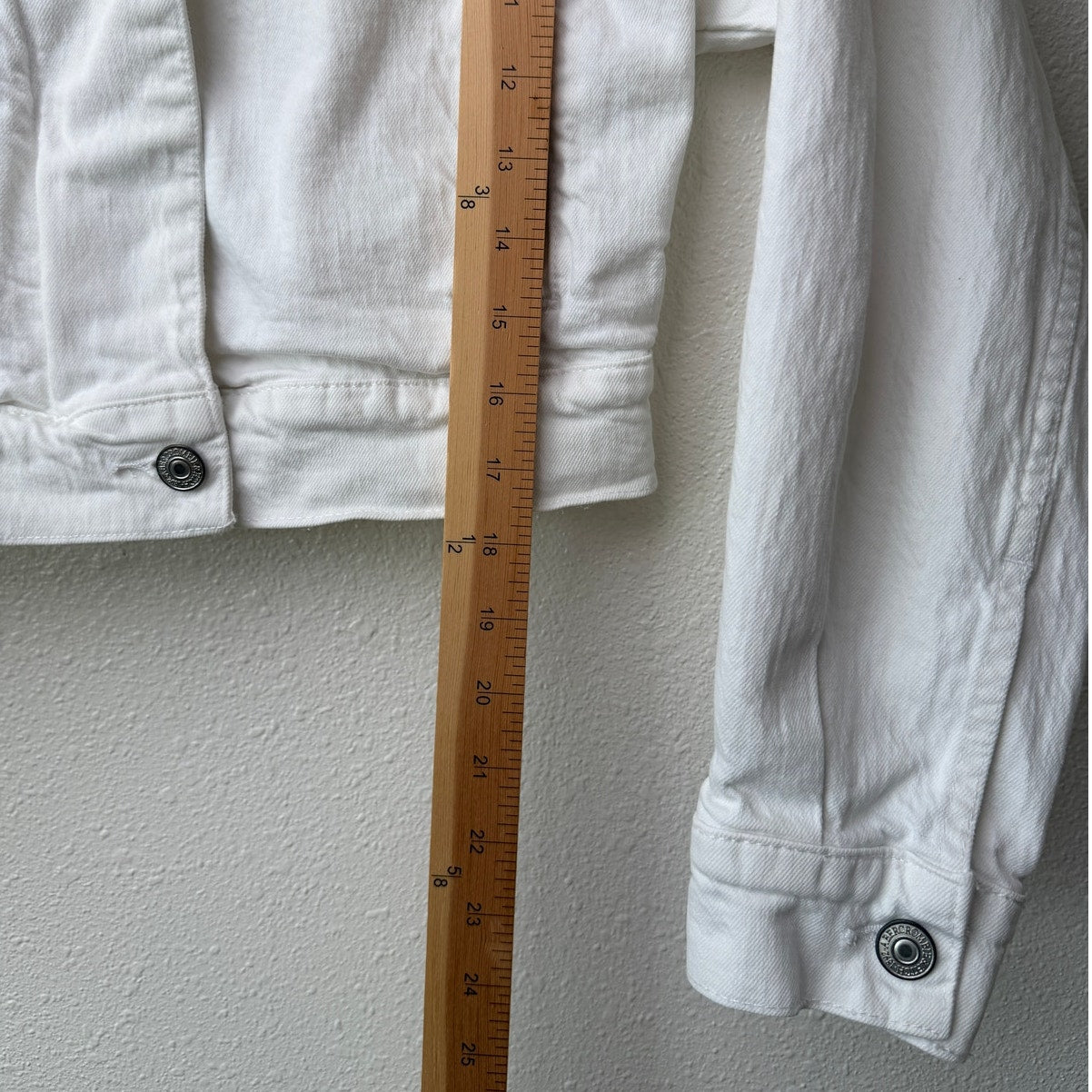 Abercrombie & Fitch White Cropped Zip Front Denim Jacket Size M