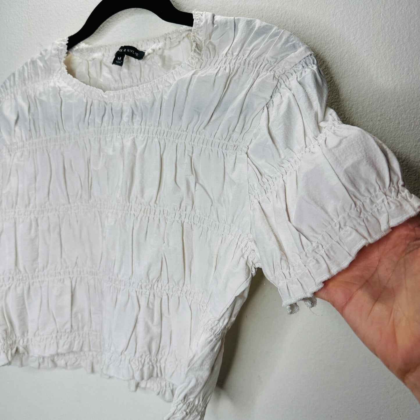 Kendal & Kylie White Stretchy Ruched Short Sleeve Round Neck Casual Crop Top M