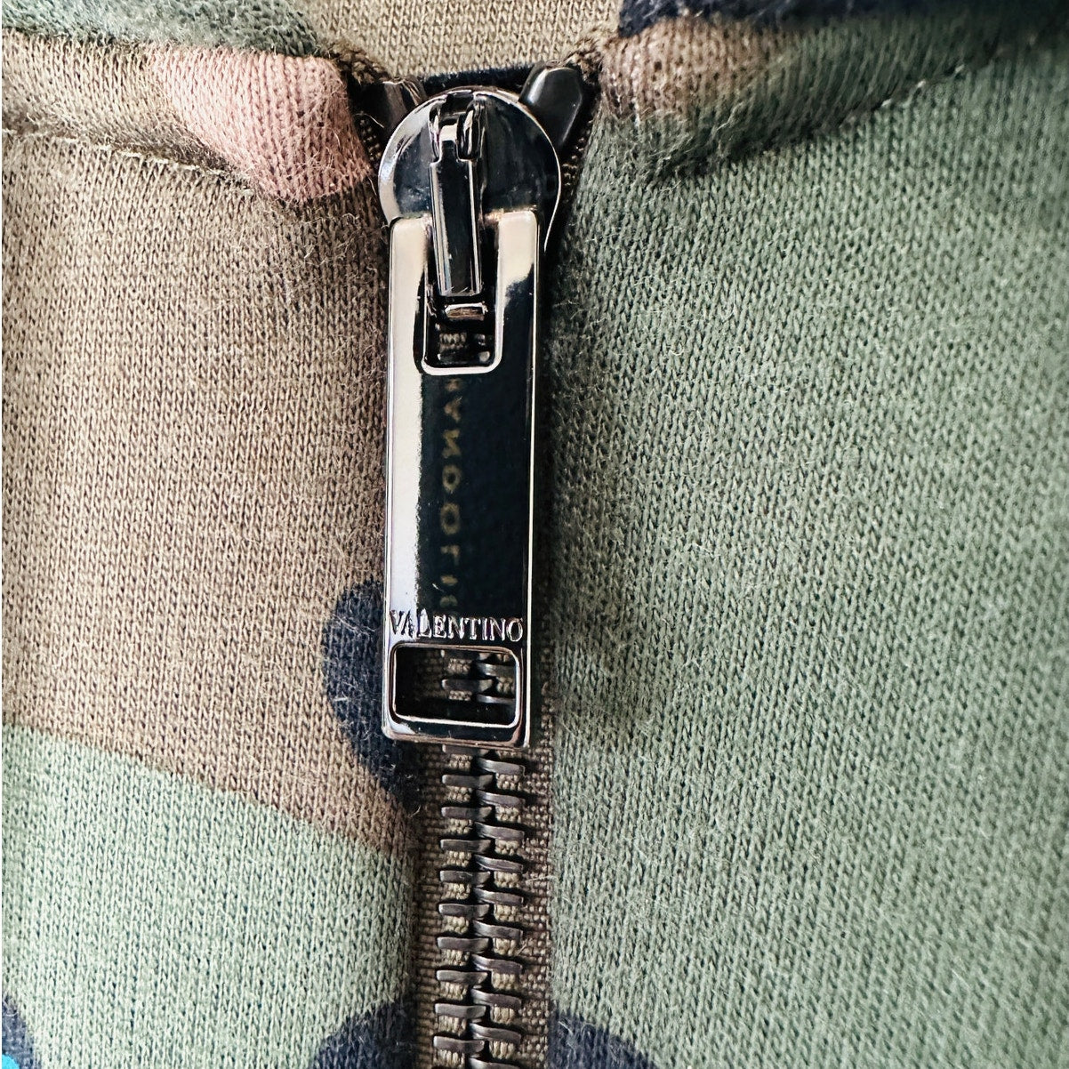 Valentino Army Green Black Tan Camo Print Bright Blue Stars Front Zip Hoodie S