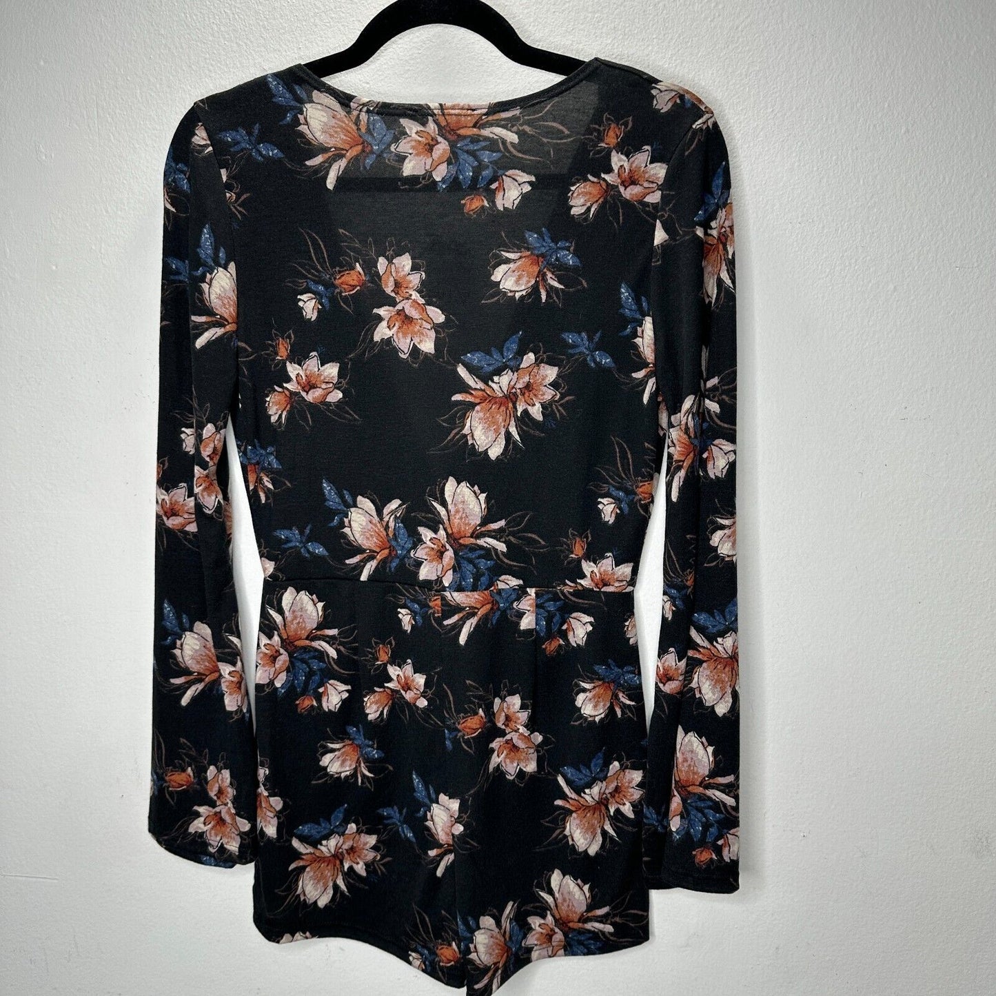 NWT Sadie & Sage Black With Peach Blue Floral Long Bell Sleeve Deep-V Romper S