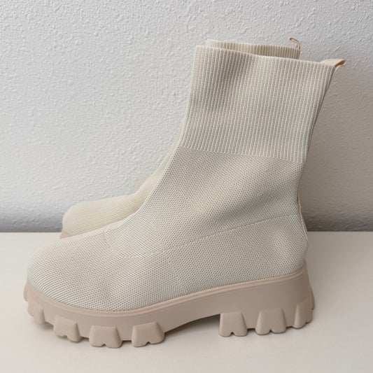 Women's Cream Knit Platform Sock Booties Chunky Lug Sole Boots Size 7