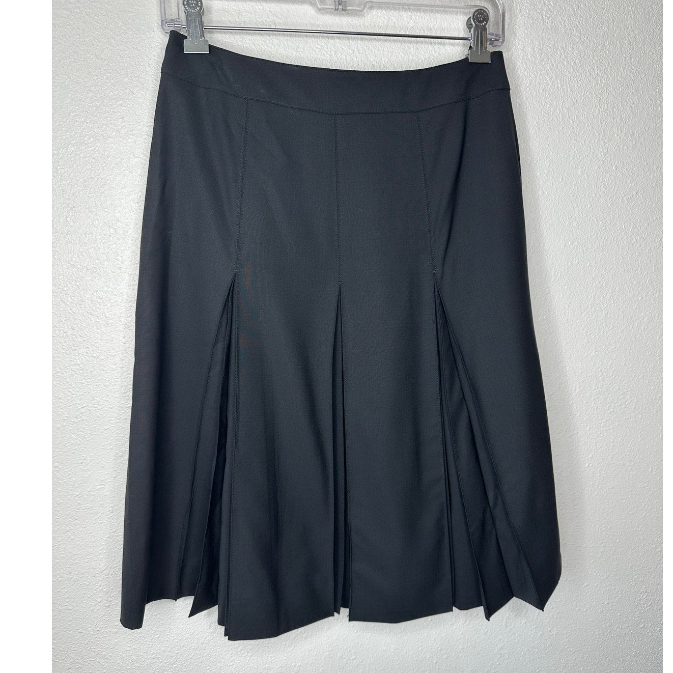 Burberry Black Pleated A-Line Skirt Side Zip Knee Length 23”