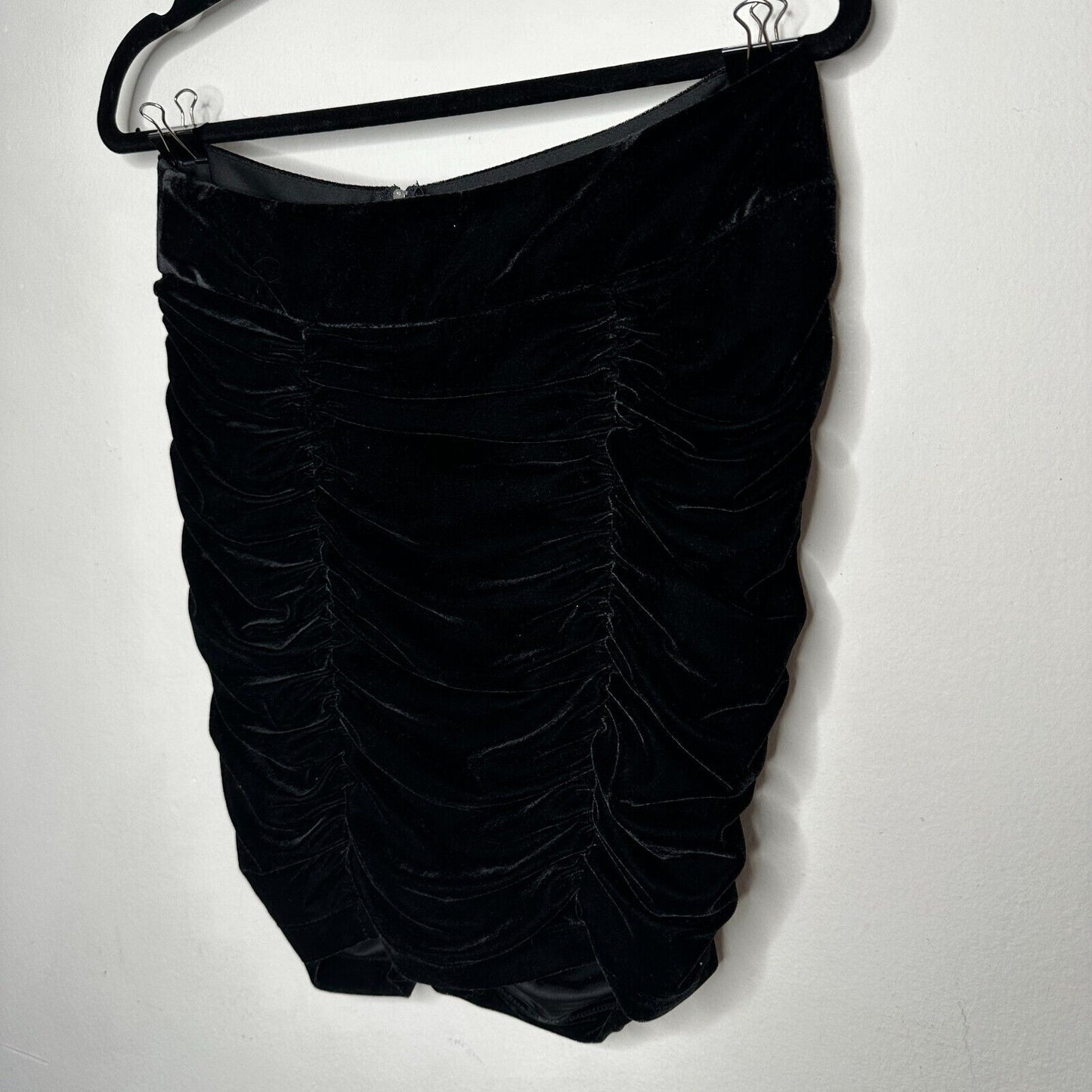 Solid Jet Black Sexy Ruched Velvet Mini Skirt Zip Back Stretch Medium