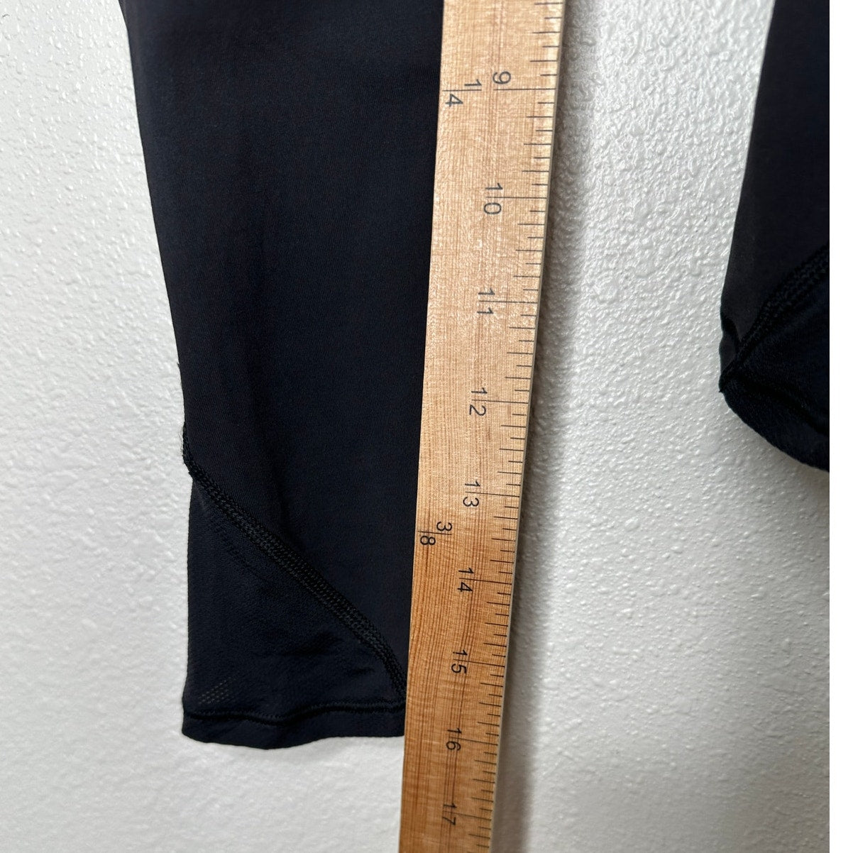 Lululemon Black Crop Leggings Mesh Calf Detail Yoga Pant Legging 4