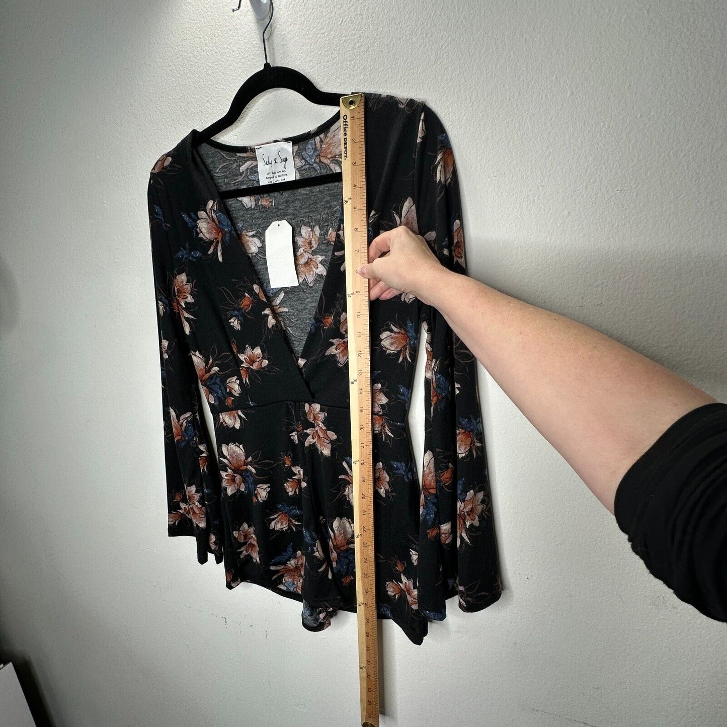 NWT Sadie & Sage Black With Peach Blue Floral Long Bell Sleeve Deep-V Romper S