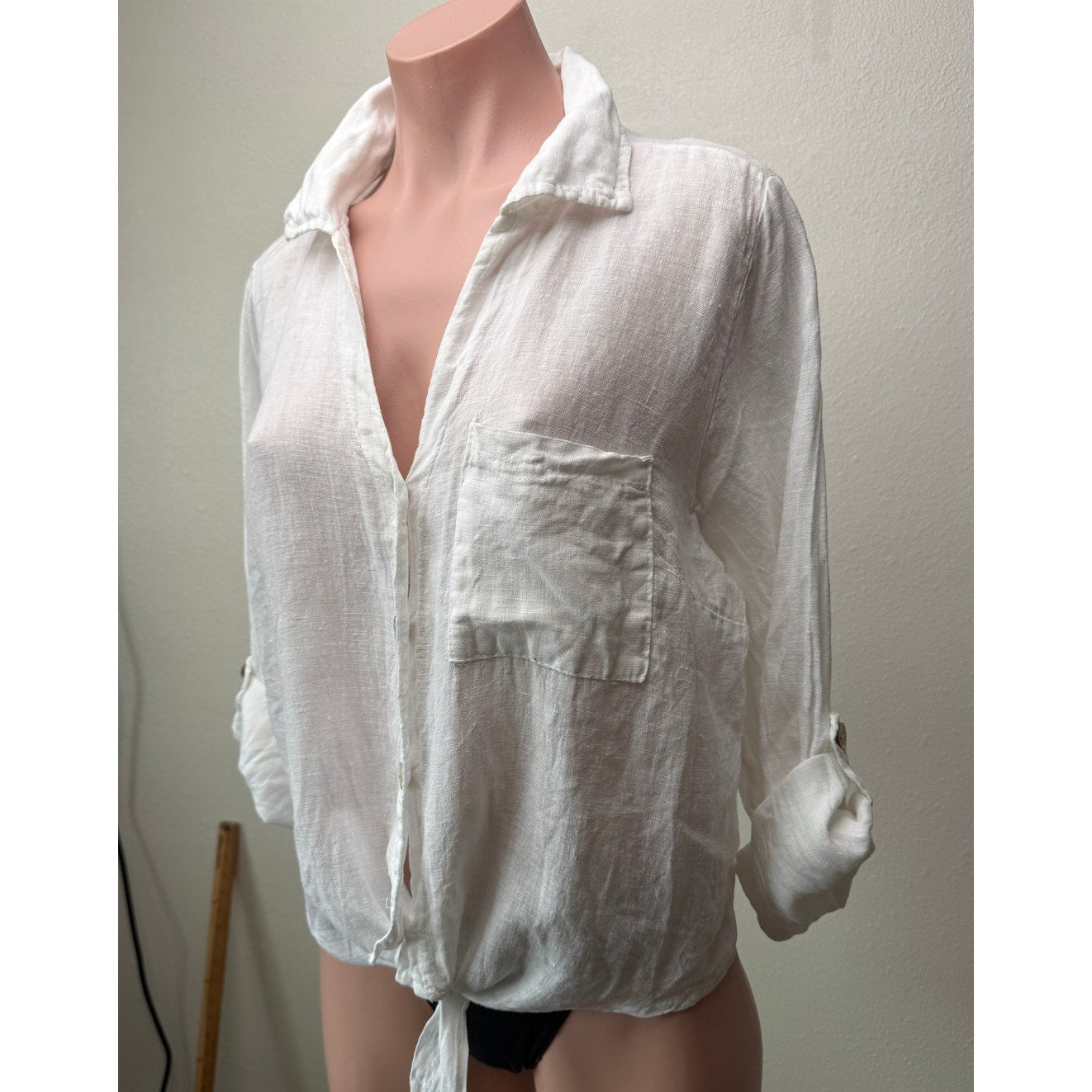 Meo Meli White Linen Button Front Tie Hem Collared Blouse