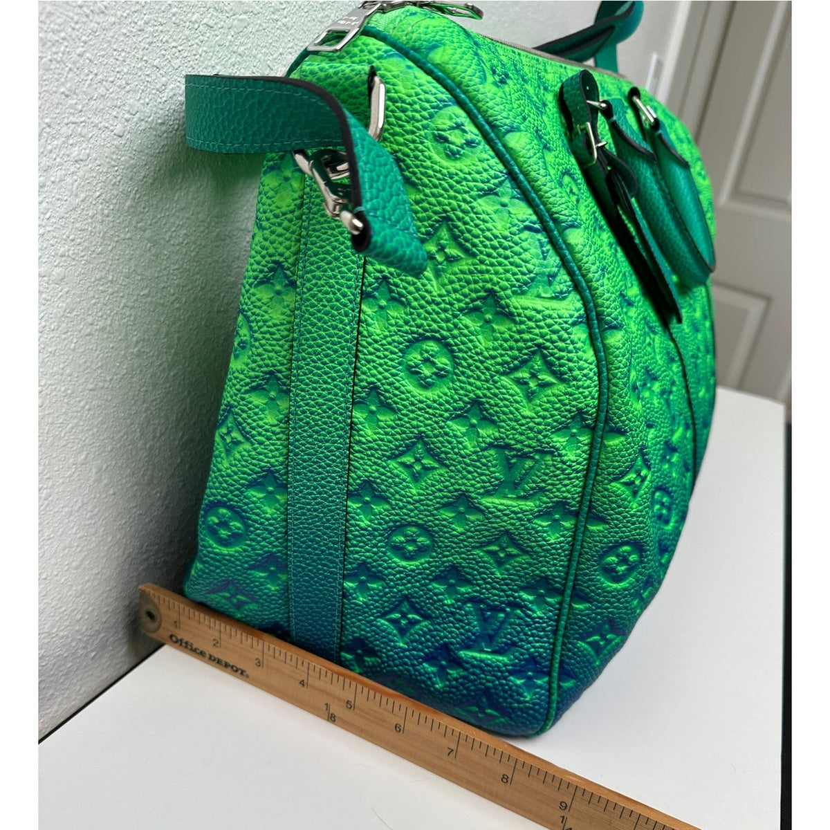 NWOT LV Keepall Bandouliere 50 Taurillon Virgil Abloh 2022
