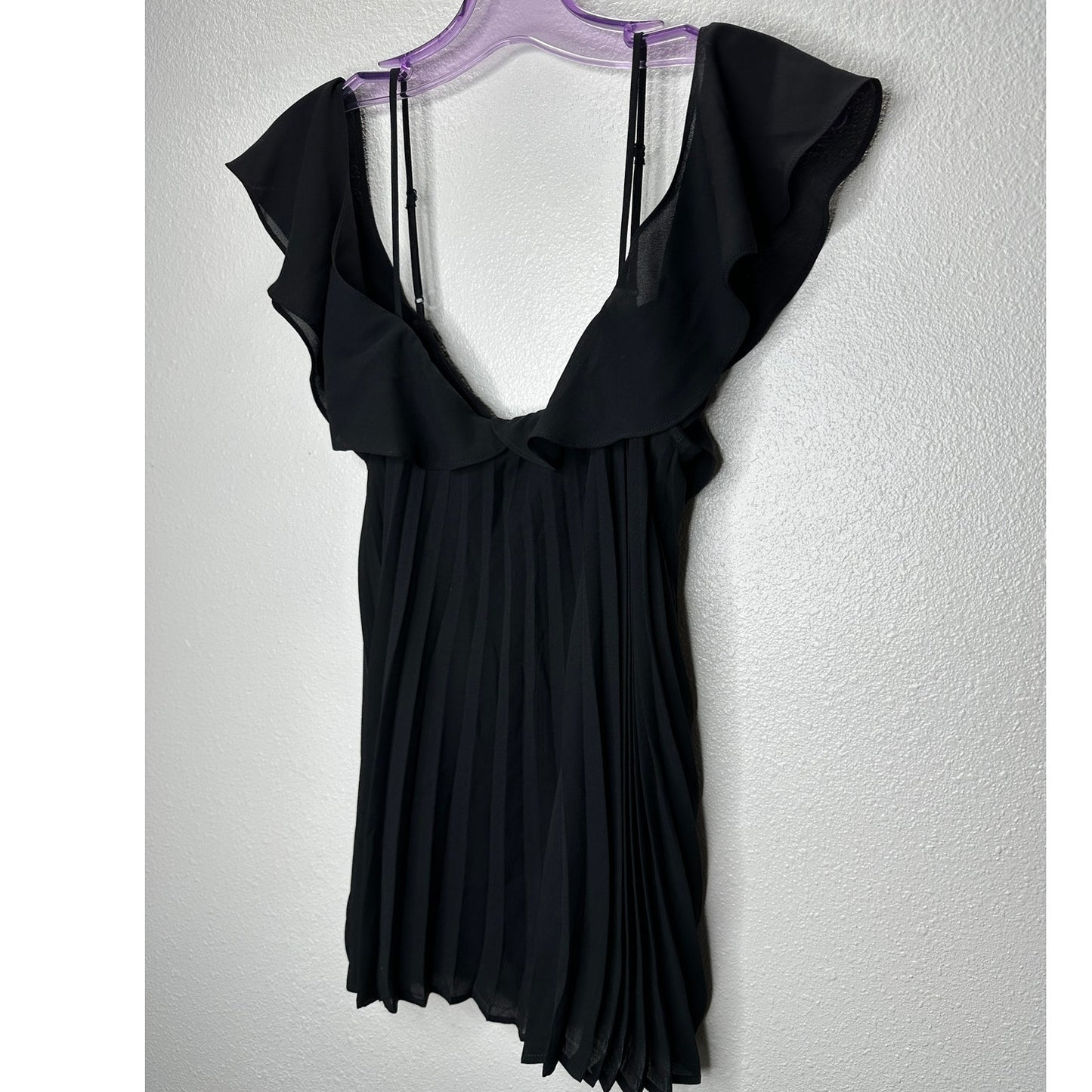 Delfi Black Pleated Accordion Ruffle Flowy Back Keyhole Cami S