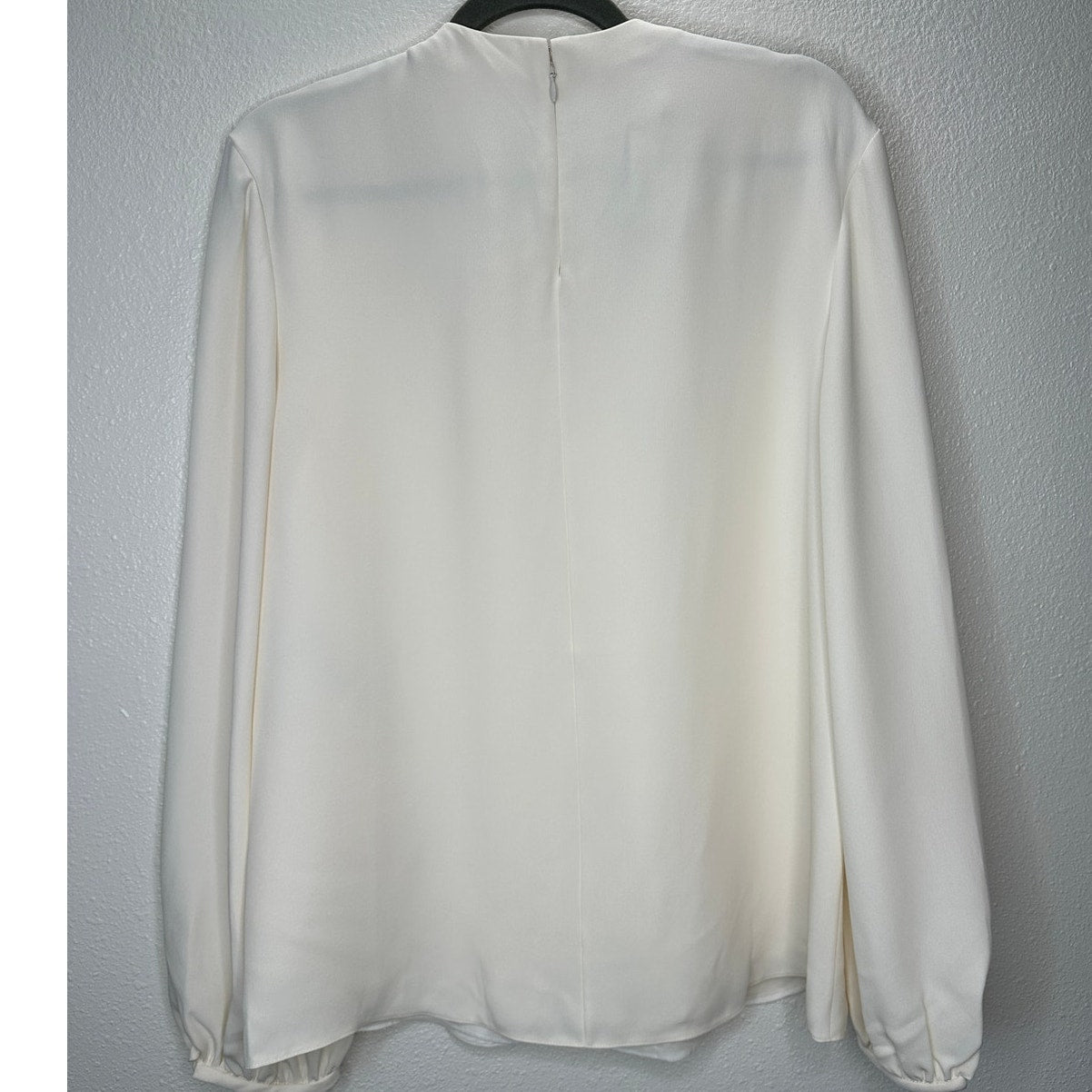 NWT Valentino Ivory 100% Silk Chain Detail V-Neck Long Sleeve Blouse 48 / 12