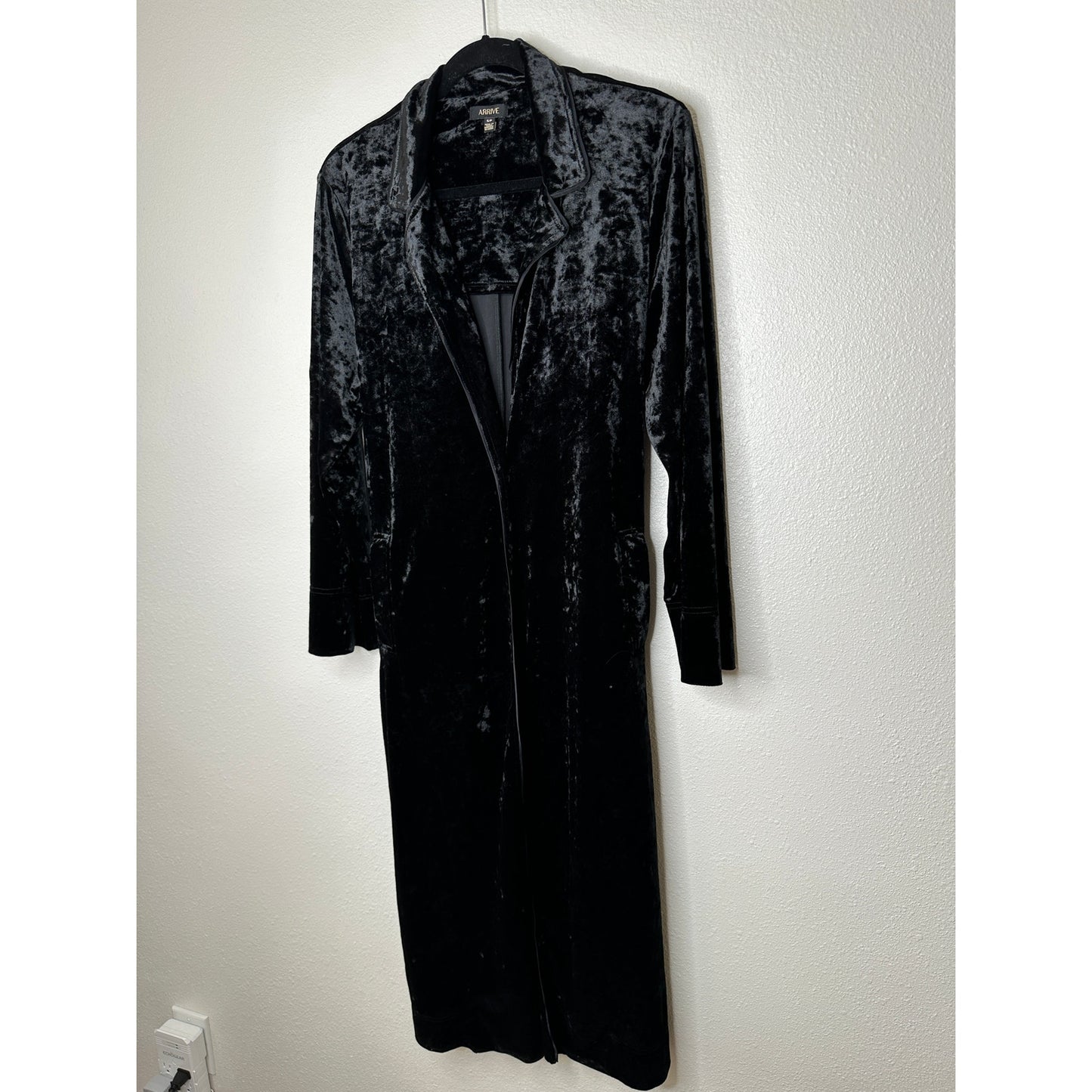 Arrive Black Velour Front Button Long Sleeve Tie Waist Midi Dress Small