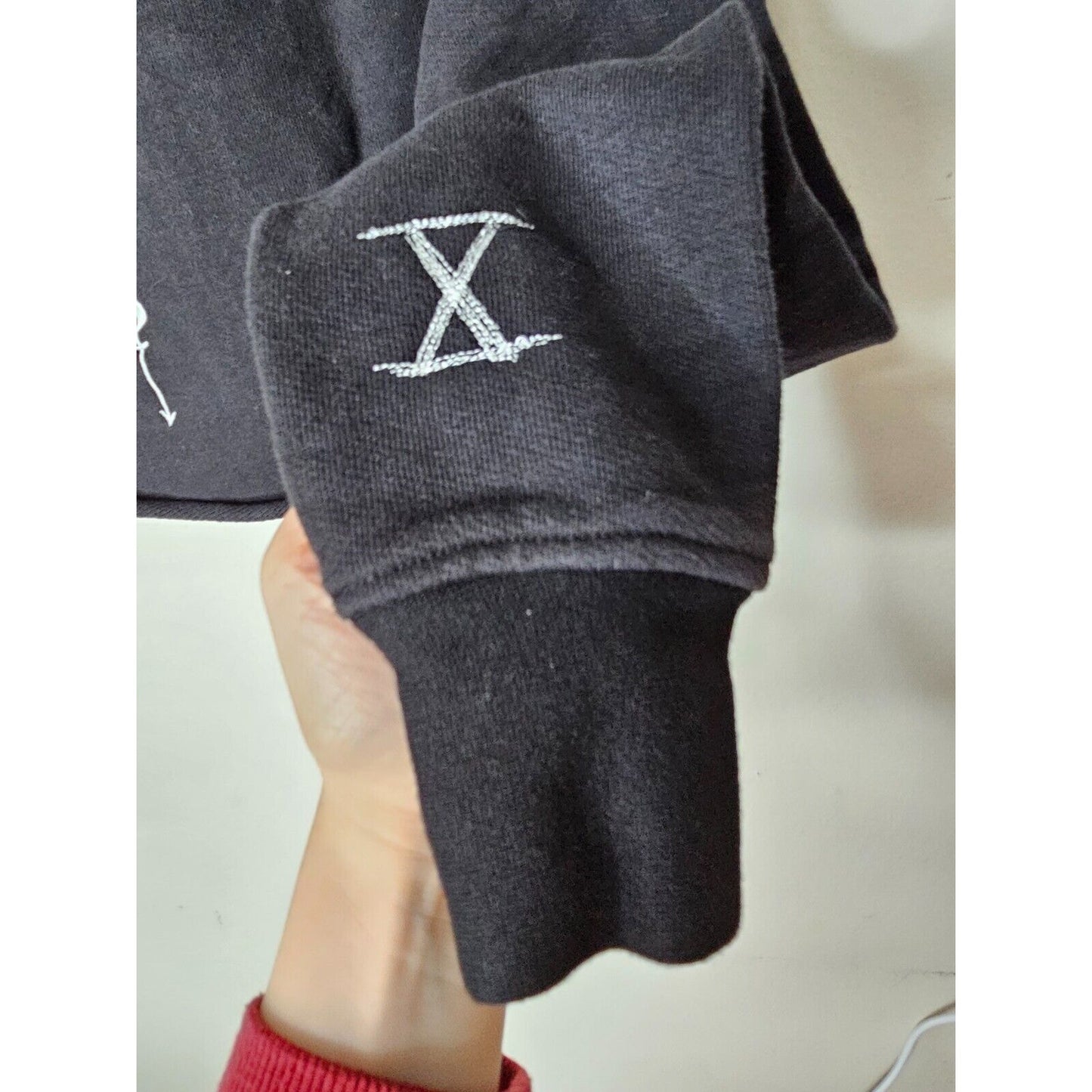 Woo Twenty Black Hooded Cropped Raw Hem Long Sleeve Twenty Graphic Hoodie XS