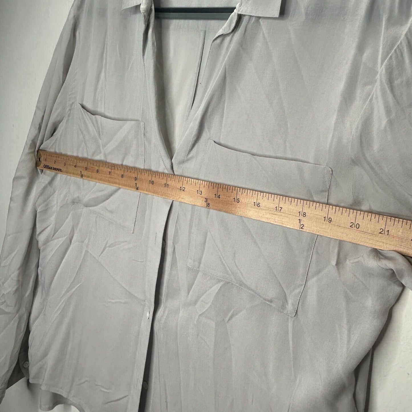 James Perse Gray Sand Open V-Neck Front Button Front Pockets Long Sleeve Shirt L