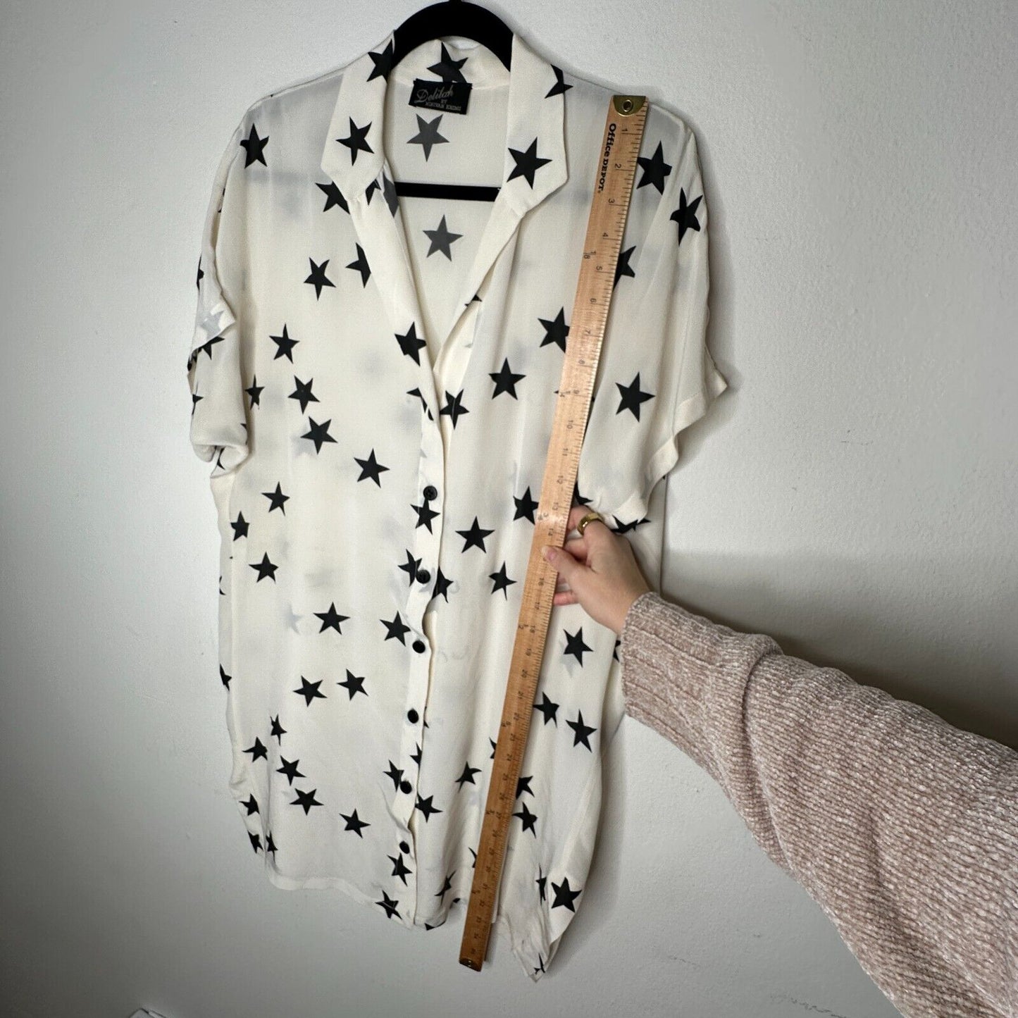 Ninivah Khomo Sheer Cream and Black Star Button Front Short Sleeve Tunic Top OS