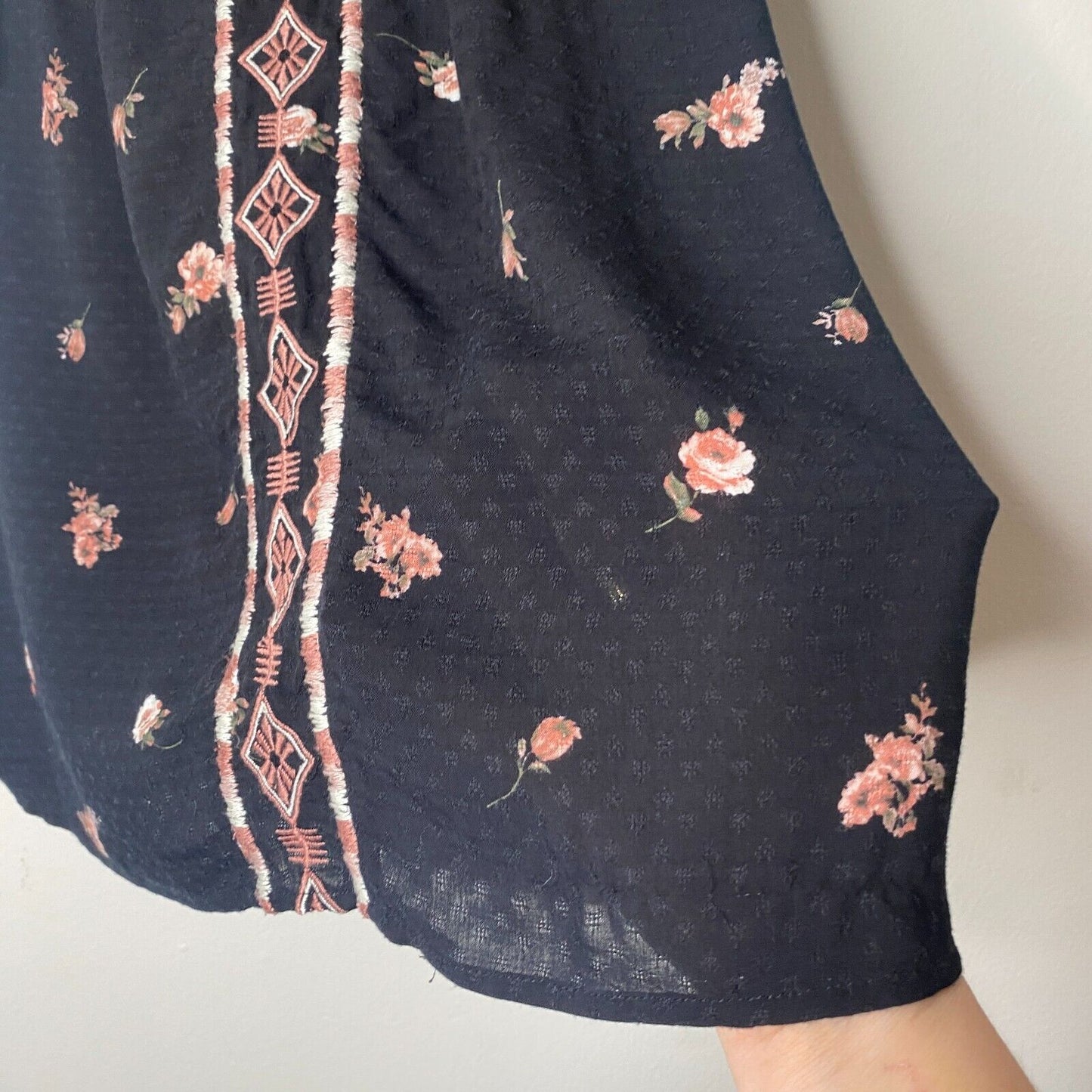 Lovestitch Black Pink White Floral Aztec Front Tie Side Ruffle Sleeveless Top SM
