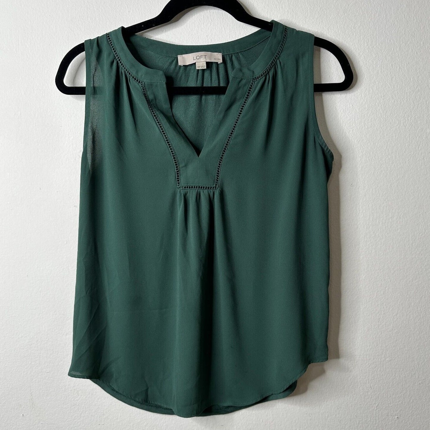 Loft Sage Green Split V-Neck Sleeveless Flowy Lace Neck Detail Tank Blouse XS