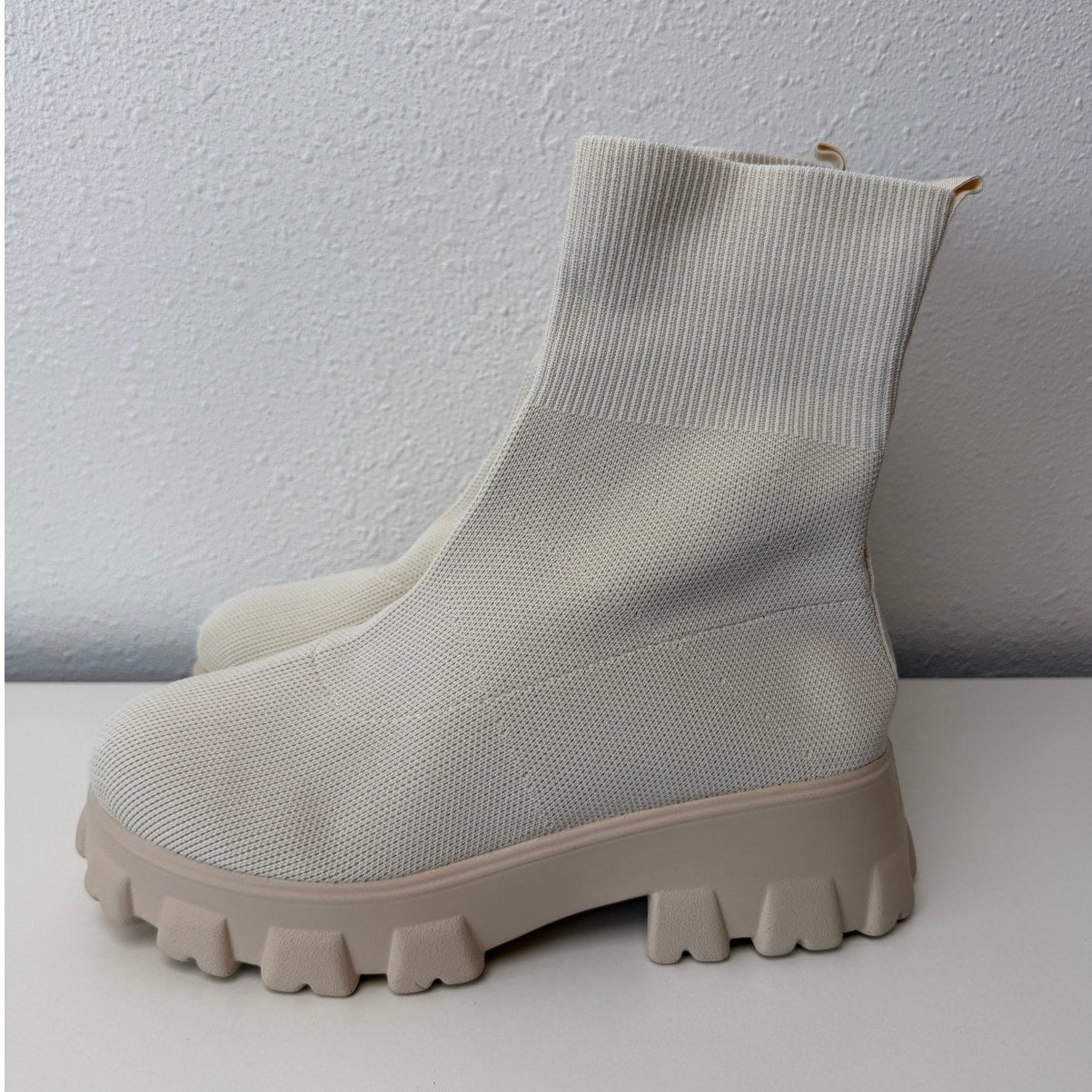 Women's Cream Knit Platform Sock Booties Chunky Lug Sole Boots Size 7