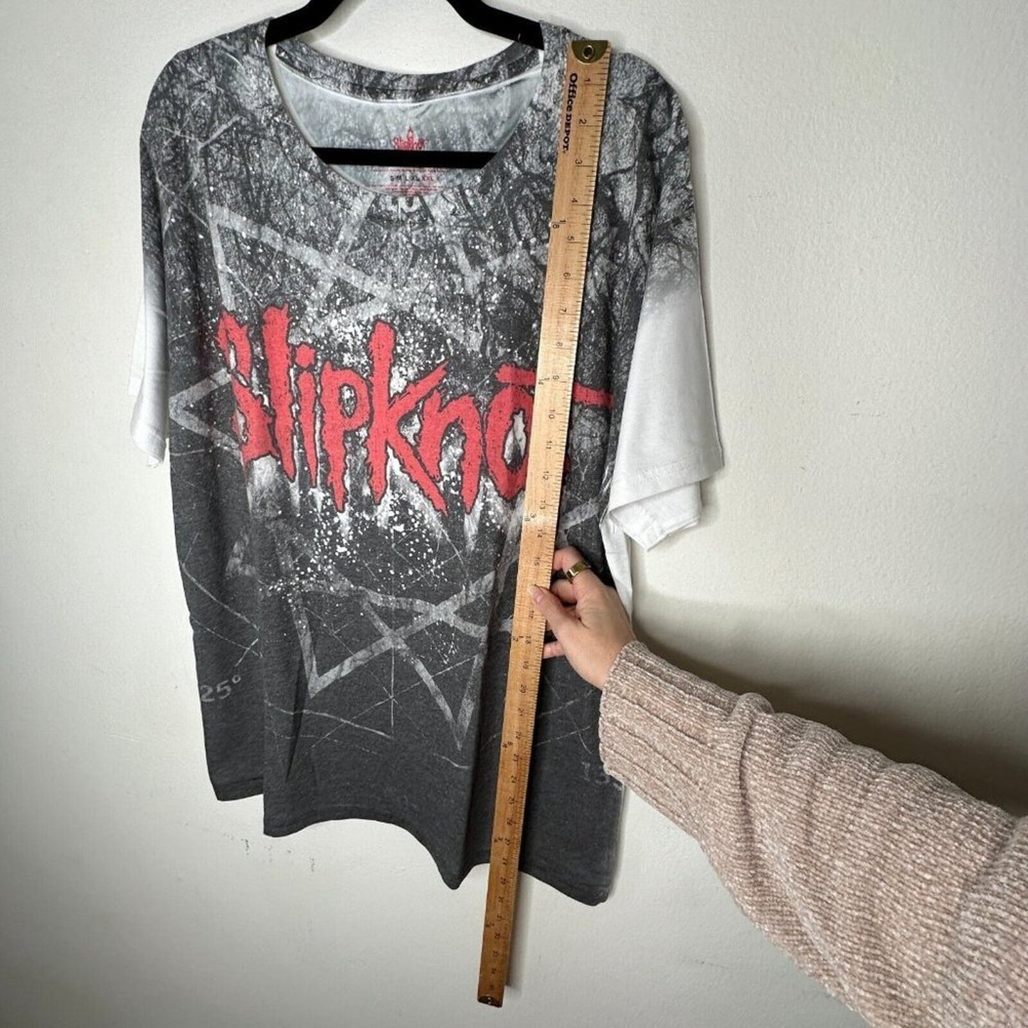 NWOT Slipknot Gray & Red Slipknot Graphic White Back Tee Short Sleeve 2XL