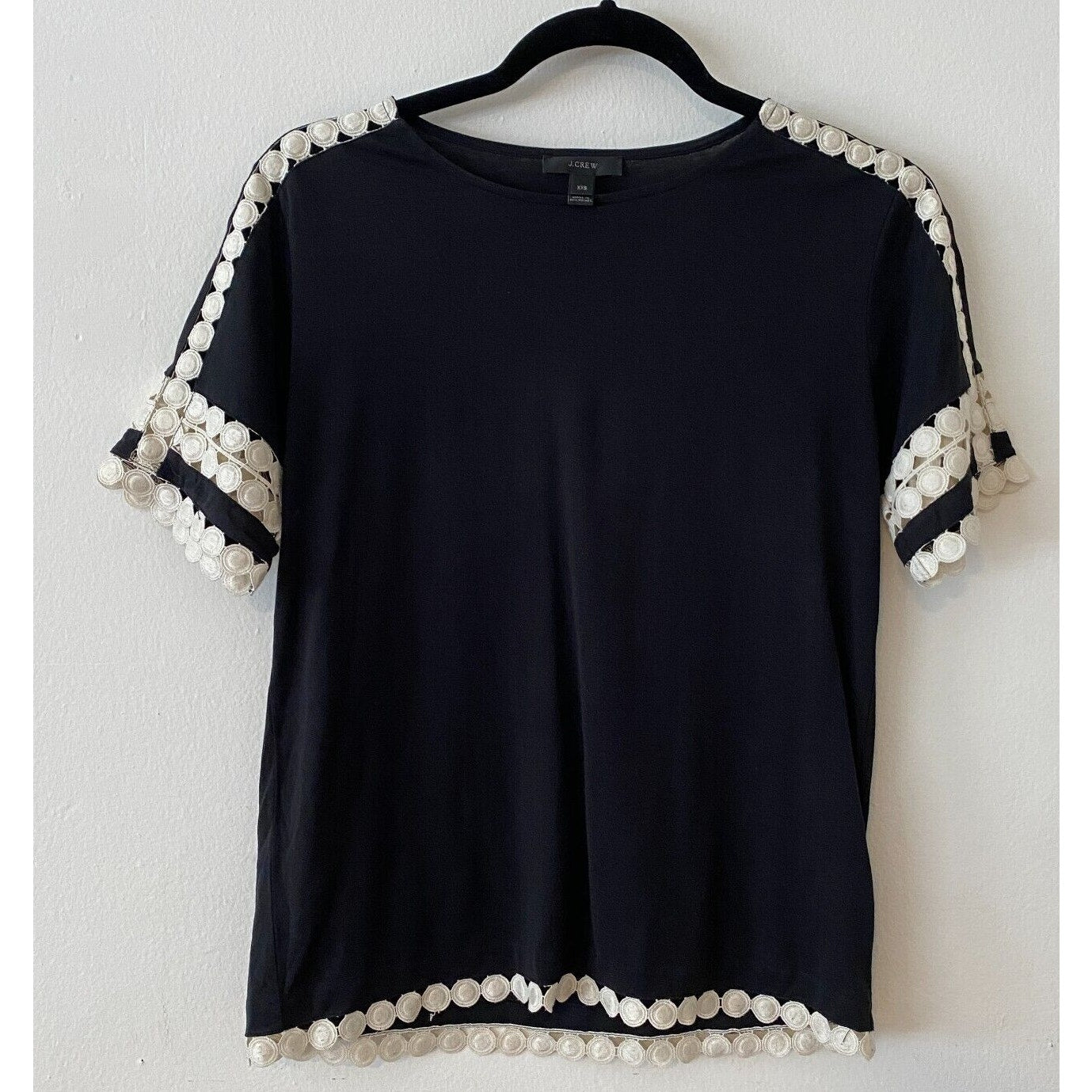 J Crew Comfy Black and Cream Embroidery Stitch Circles Sleeve Hem Design Top XXS