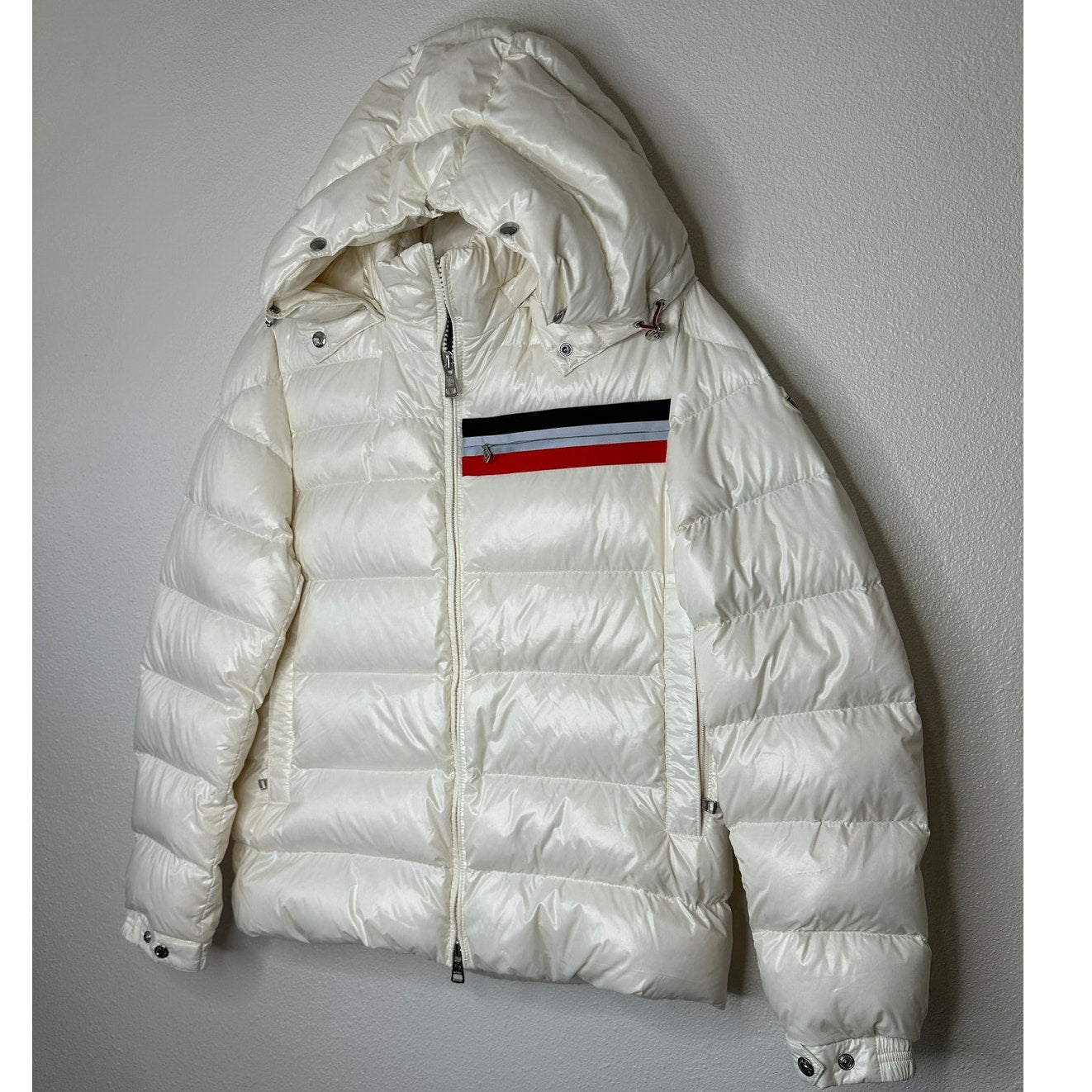 NWT Moncler Mounier White Down Puffer Jacket Hooded 3 Stripes R$1410 Size 4 / XL