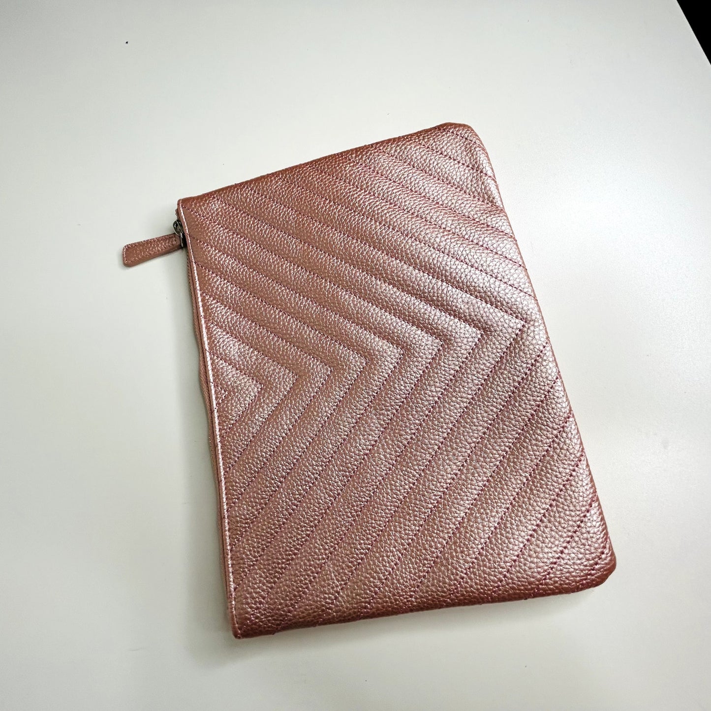 Chaviv by Violet Teriti Chic Metallic Pink Clutch Zip Close Chevron Design Purse