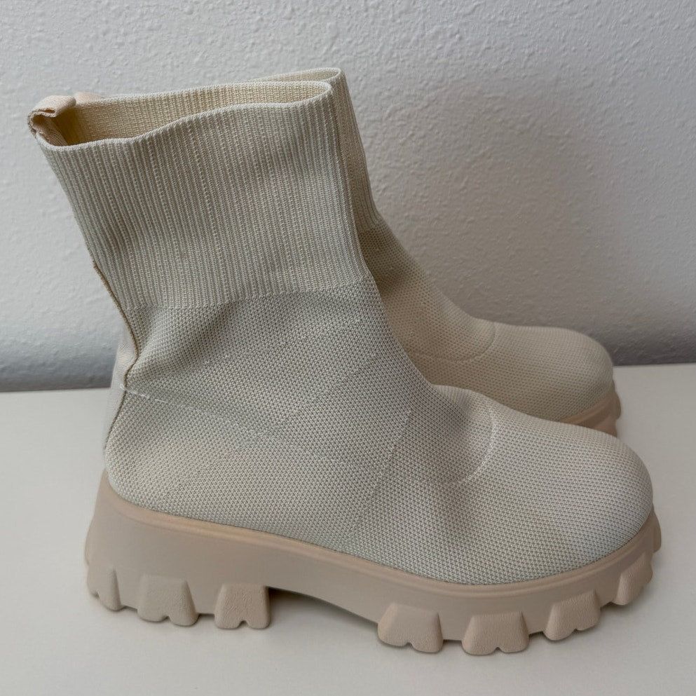 Women's Cream Knit Platform Sock Booties Chunky Lug Sole Boots Size 7
