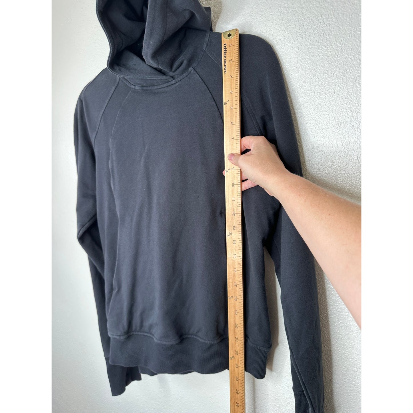 Lululemon Washed Black Long Sleeve Pullover Front Pocket Hoodie Sweater 4